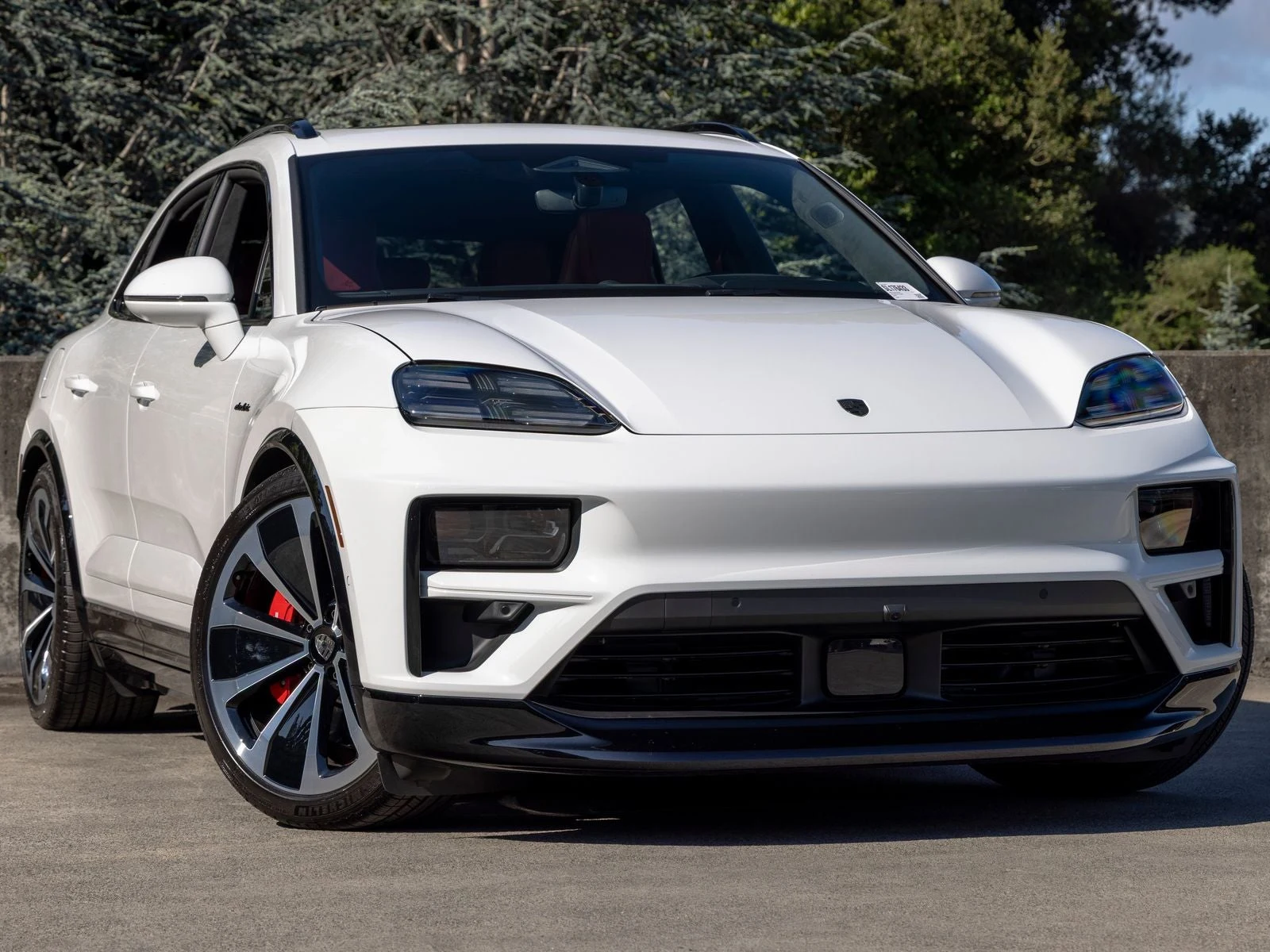 2025 Porsche Macan Turbo Electric (XAB), 6/20