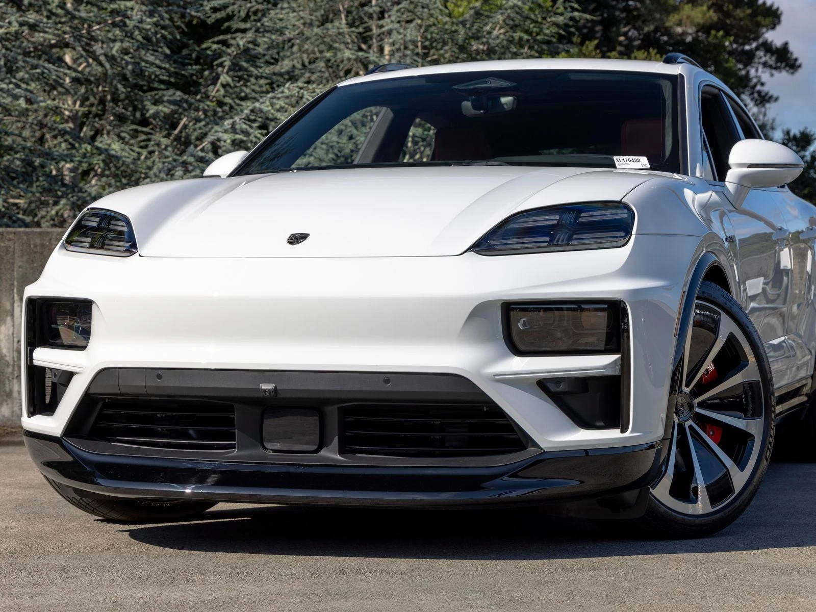 2025 Porsche Macan Turbo Electric (XAB), 7/20
