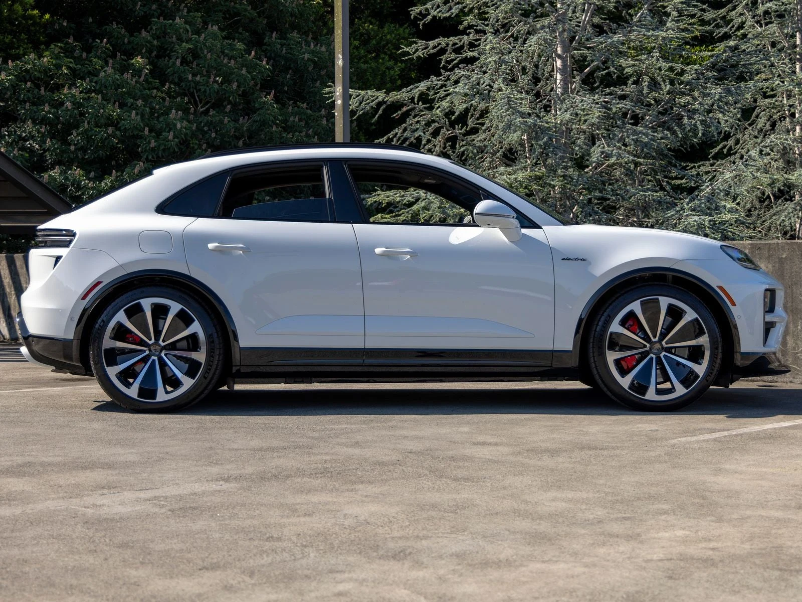 2025 Porsche Macan Turbo Electric (XAB), 12/20