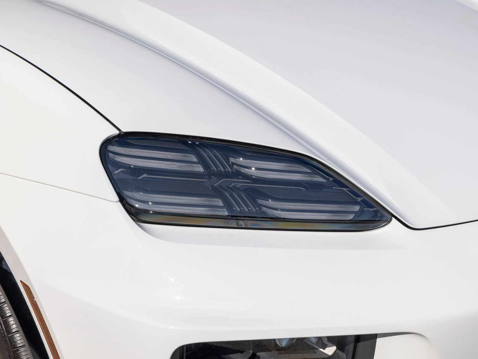 2025 Porsche Macan Turbo Electric (XAB), 15/20