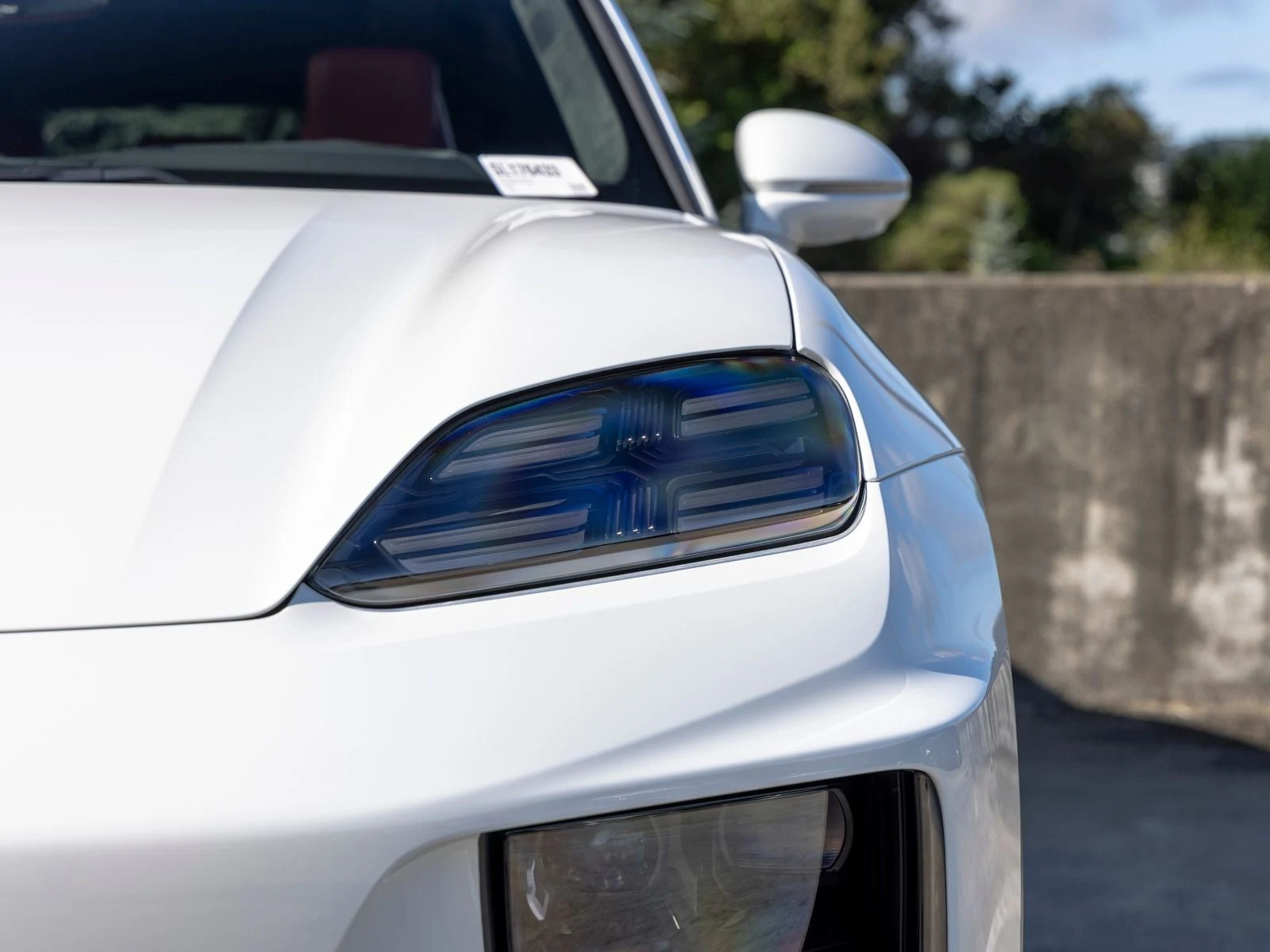 2025 Porsche Macan Turbo Electric (XAB), 17/20