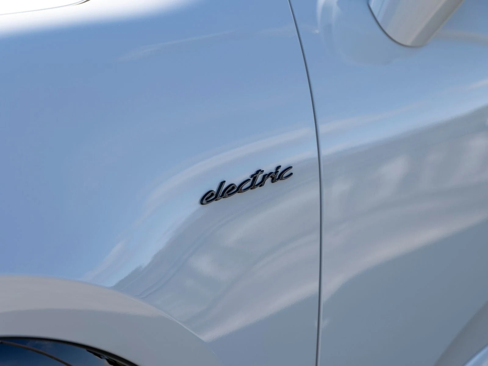 2025 Porsche Macan Turbo Electric (XAB), 18/20