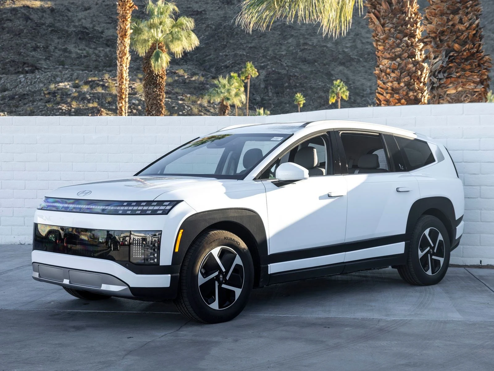 Hyundai IONIQ 9 SE (ME1) · Snow White Pearl · Indigo Auto Group