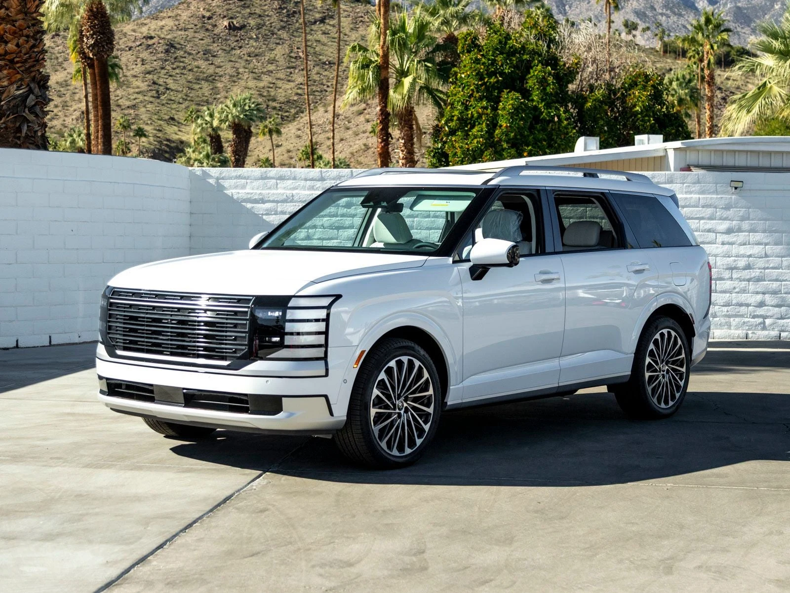 Hyundai Palisade Calligraphy (LX3) · Creamy White Pearl · Indigo Auto Group