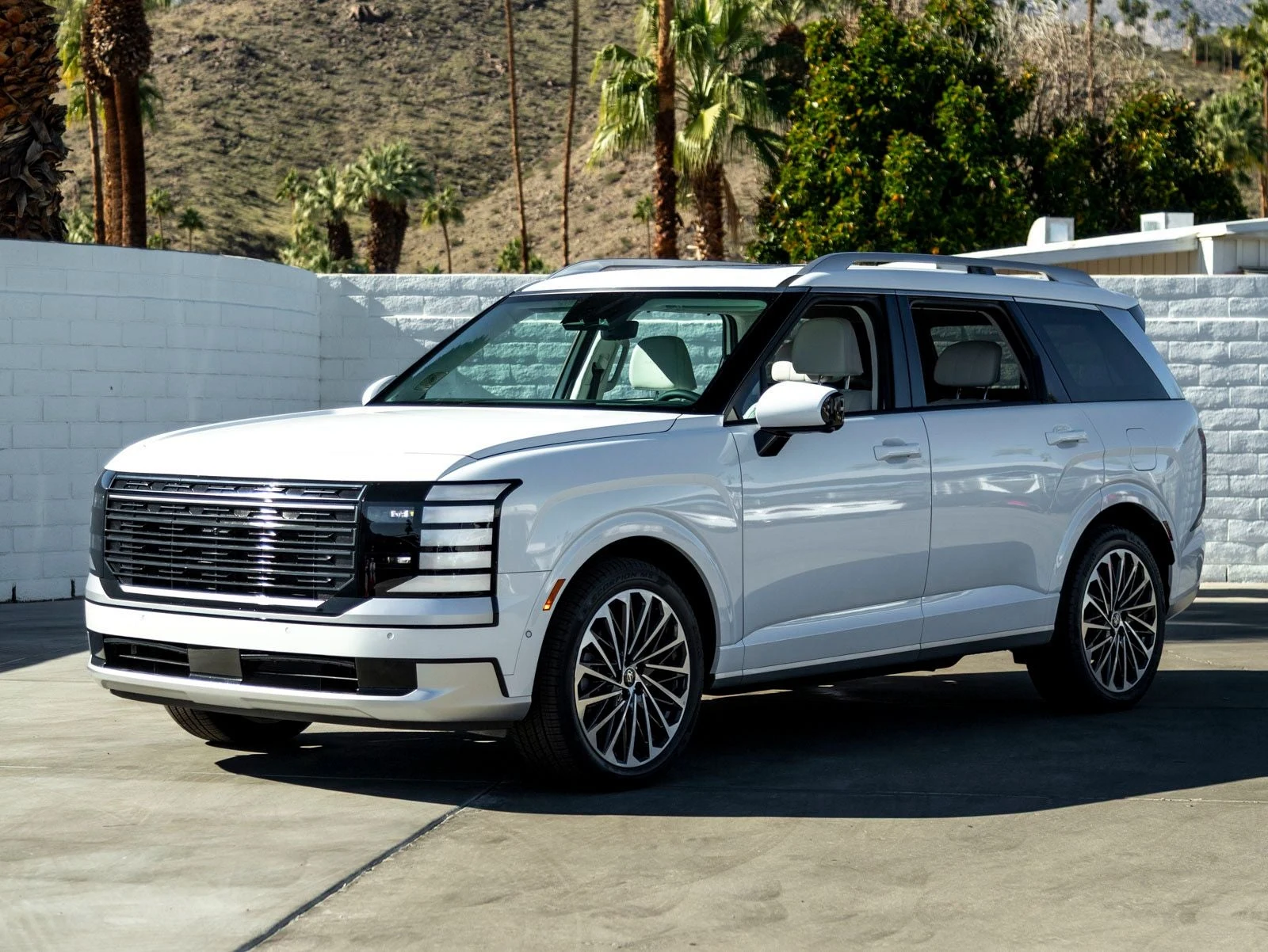 Hyundai Palisade Calligraphy (LX3) · Creamy White Pearl · Indigo Auto Group