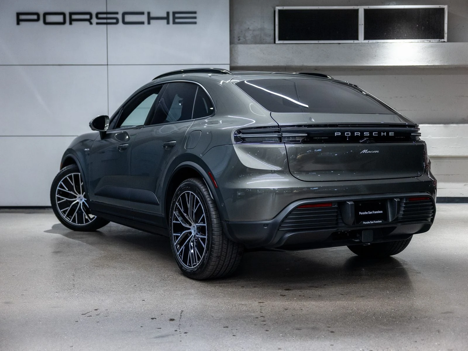 2025 Porsche Macan Electric (XAB), 3/20