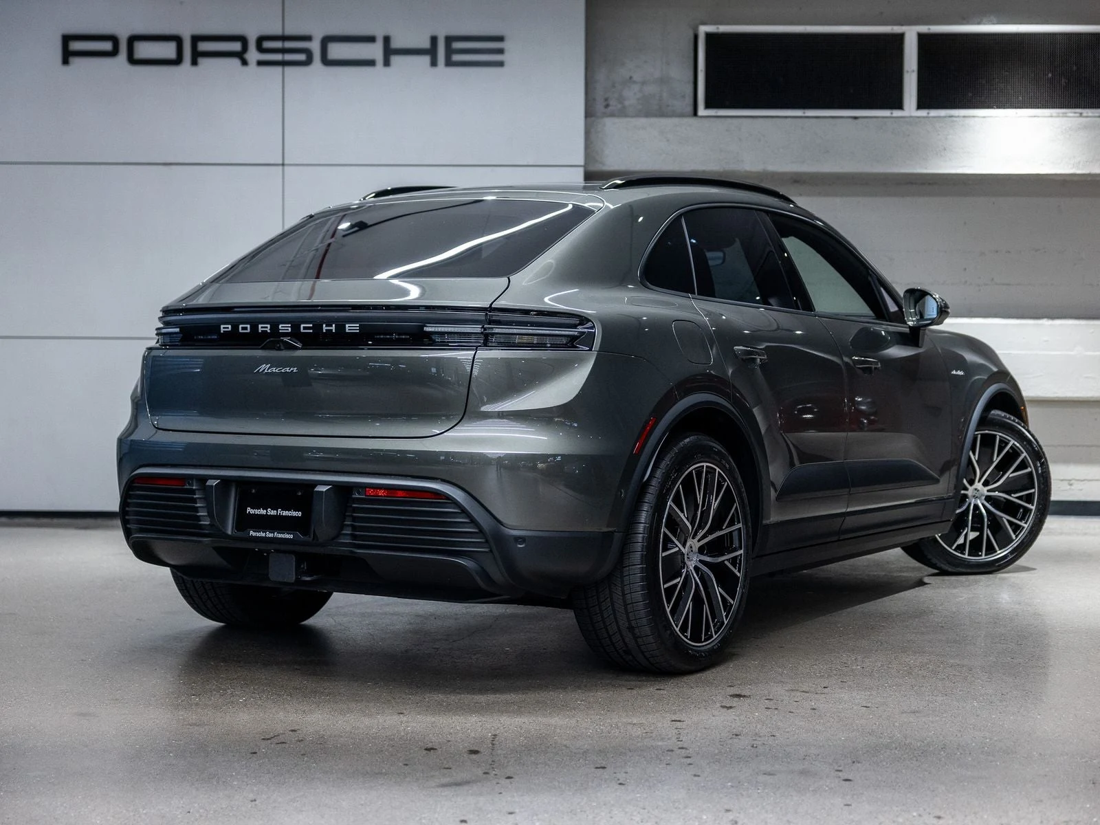 2025 Porsche Macan Electric (XAB), 8/20