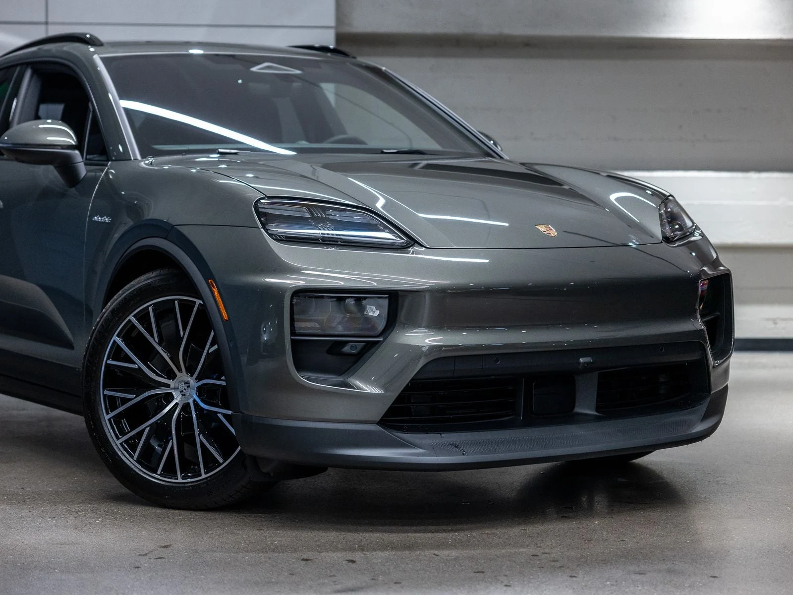 2025 Porsche Macan Electric (XAB), 15/20