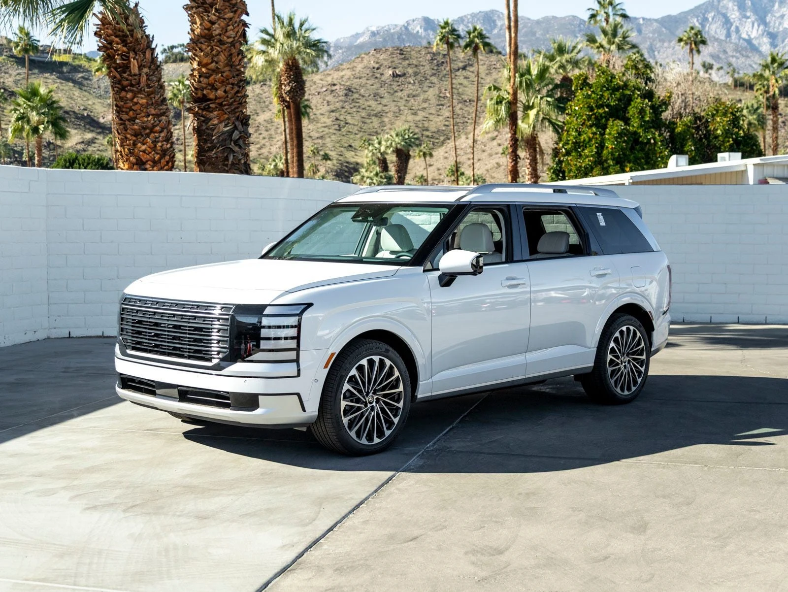Hyundai Palisade Calligraphy (LX3) · Creamy White Pearl · Indigo Auto Group