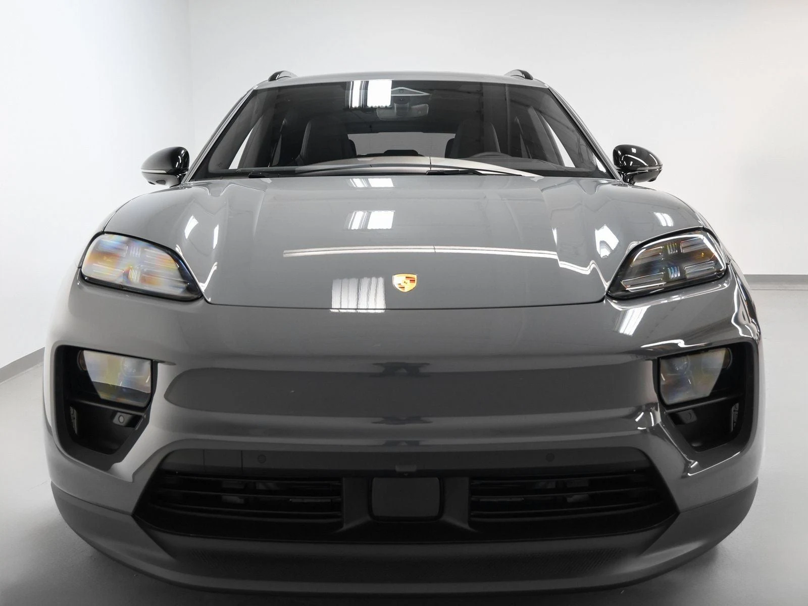 2025 Porsche Macan 4S Electric (XAB), 7/20