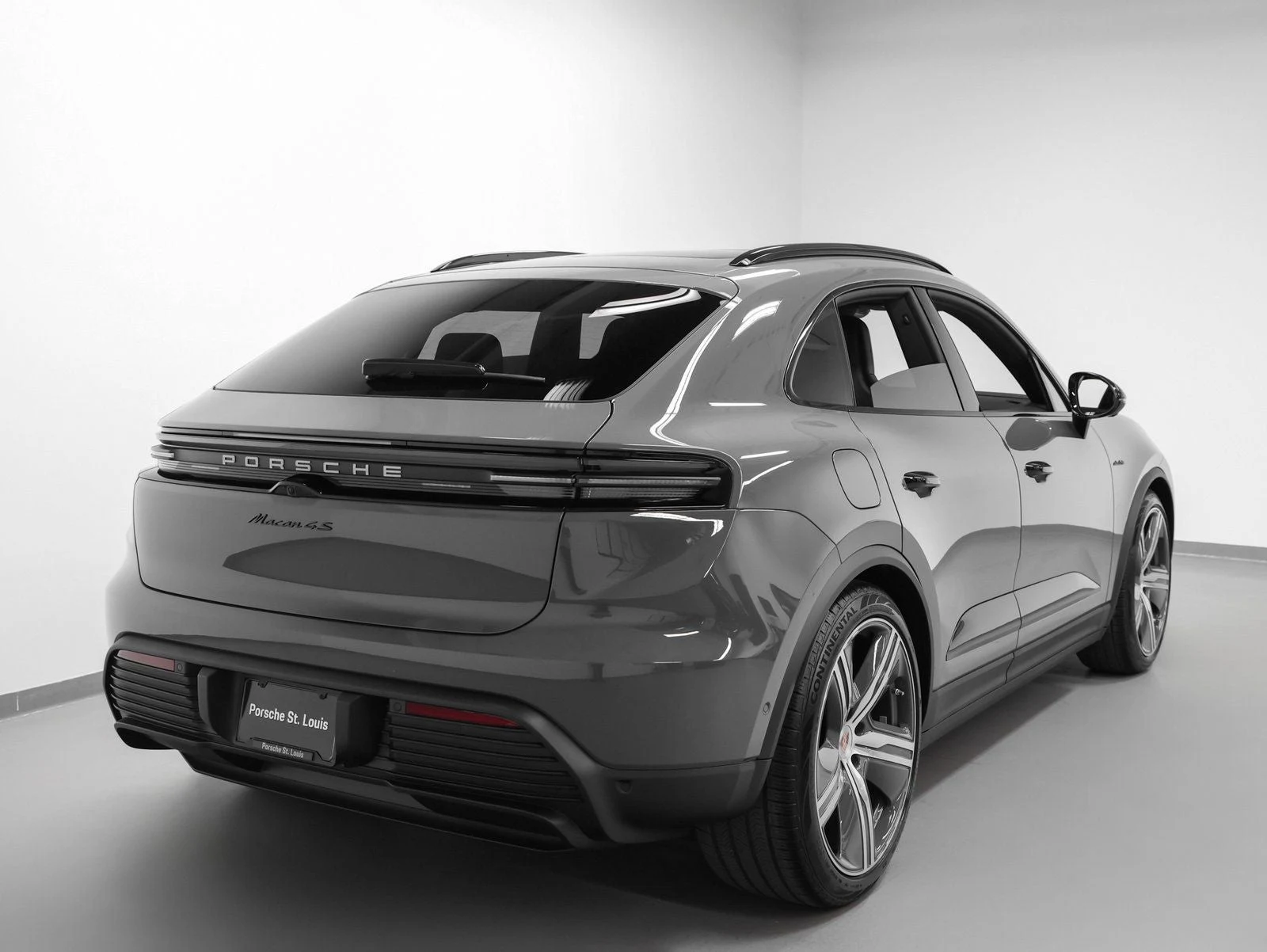 2025 Porsche Macan 4S Electric (XAB), 11/20