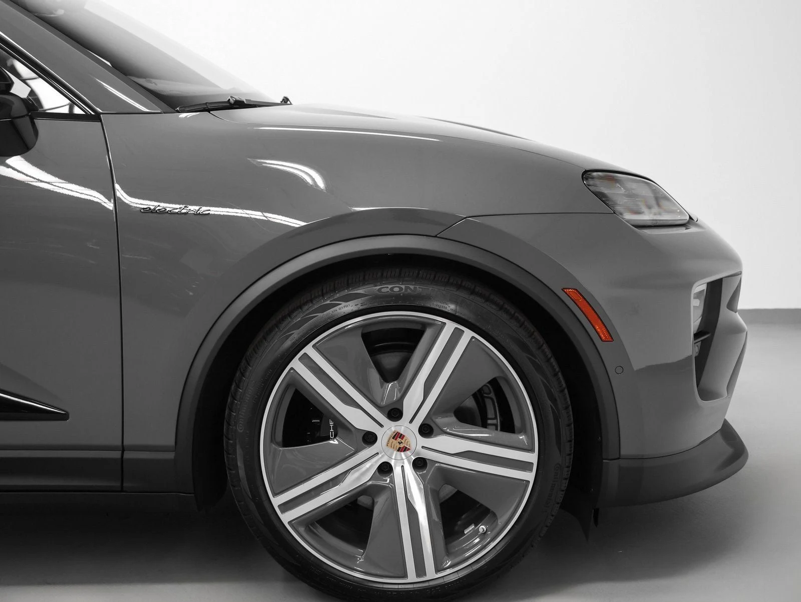 2025 Porsche Macan 4S Electric (XAB), 15/20