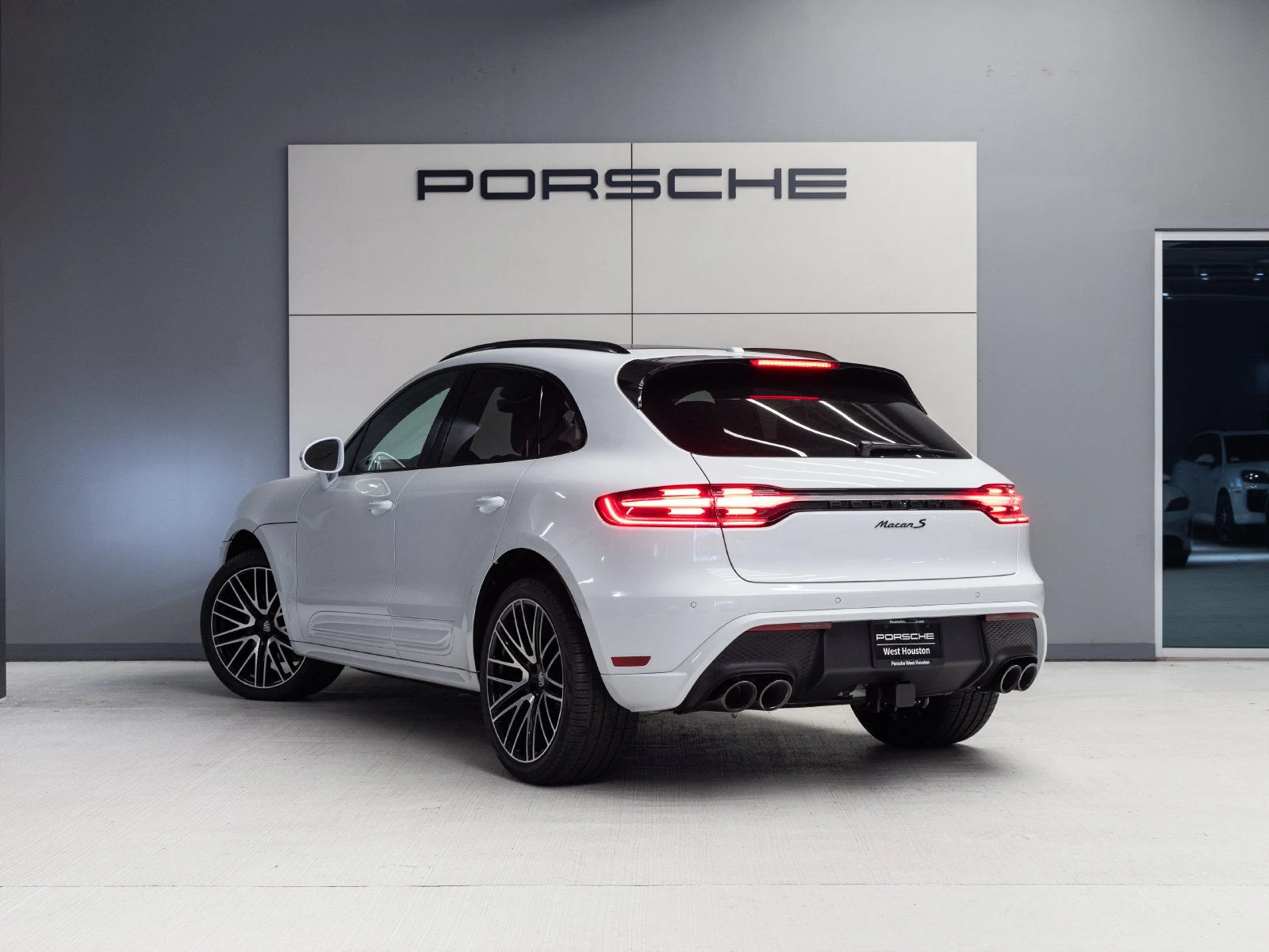 2026 Porsche Macan S (95B), 3/20