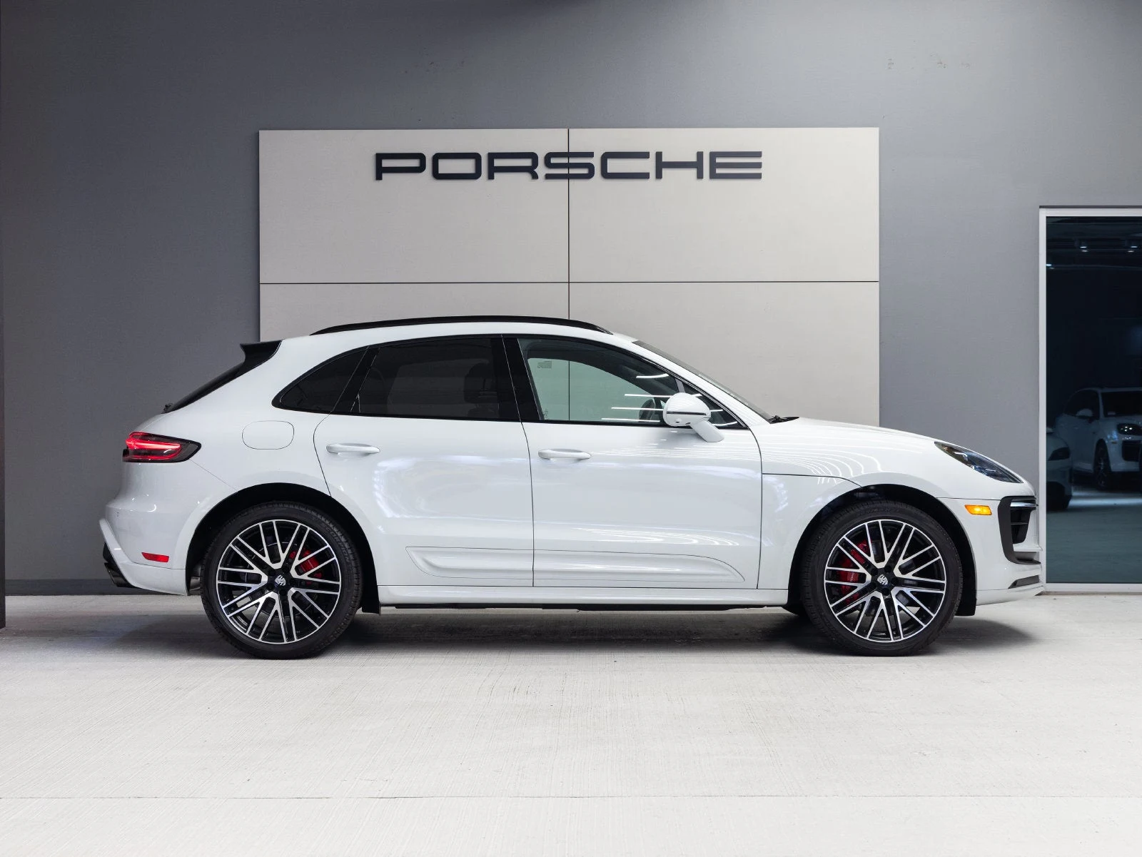 2026 Porsche Macan S (95B), 8/20