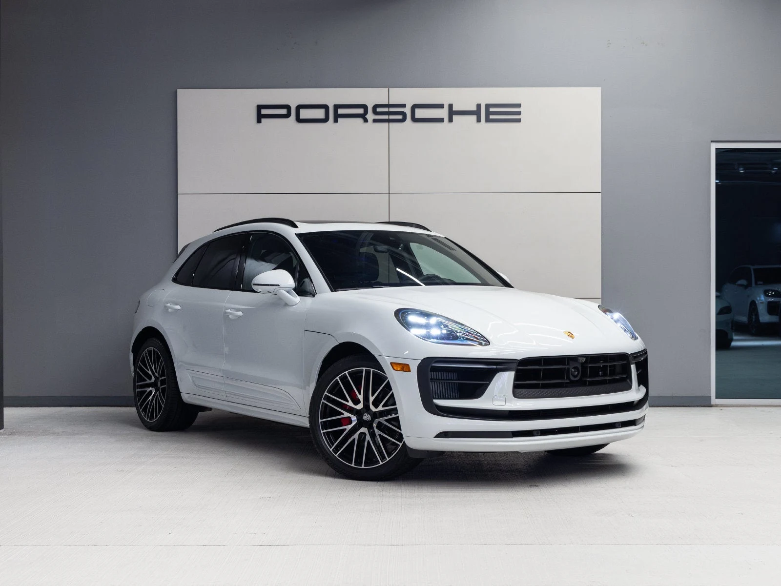 2026 Porsche Macan S (95B), 9/20