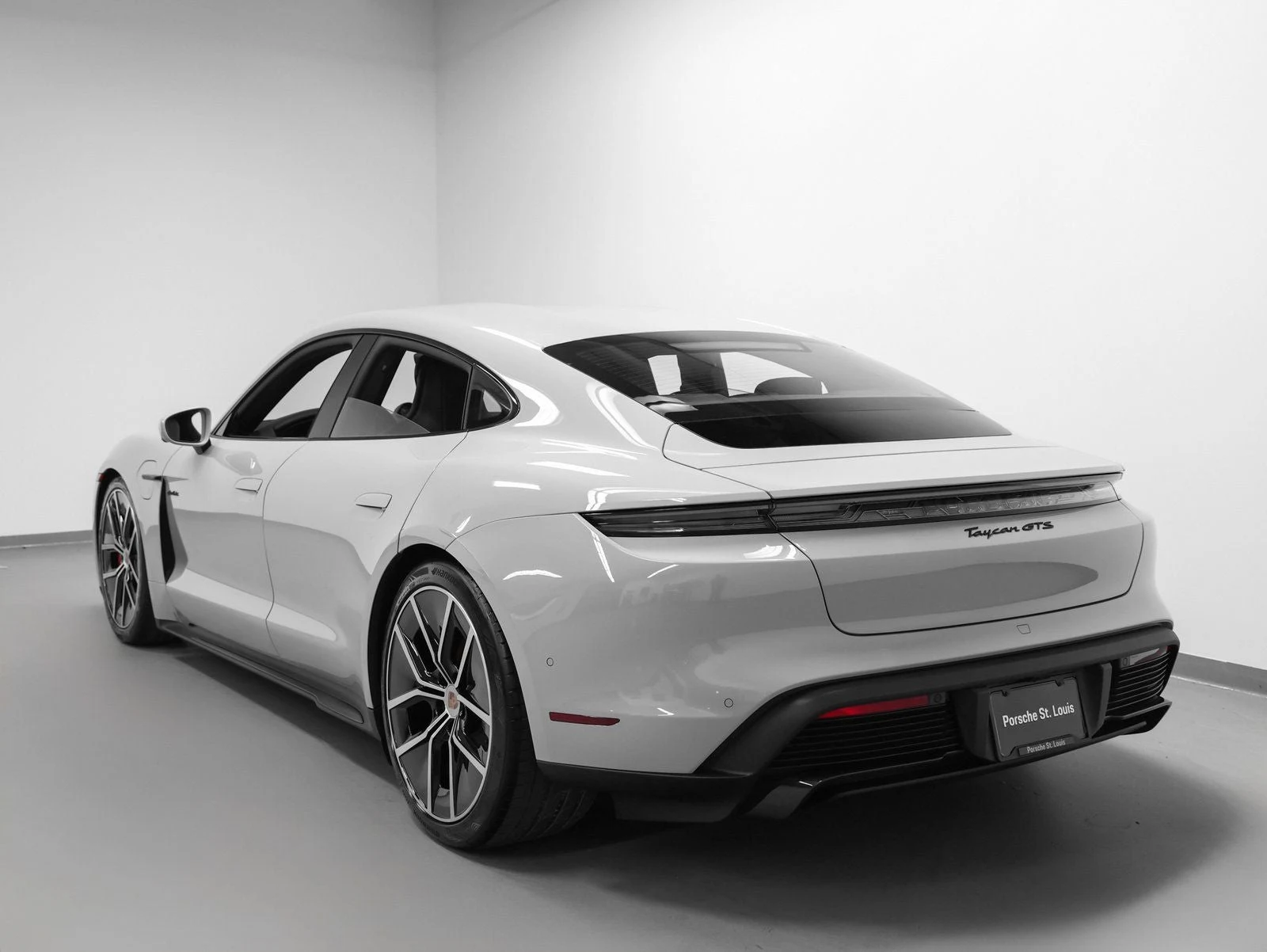 2026 Porsche Taycan GTS (2025 Update), 3/20