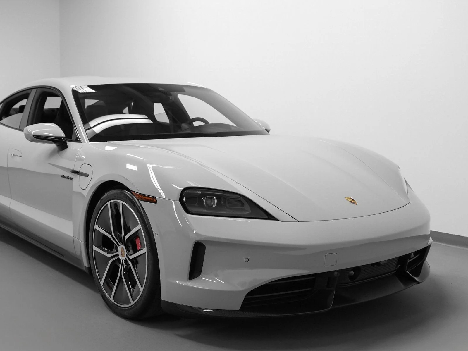 2026 Porsche Taycan GTS (2025 Update), 8/20