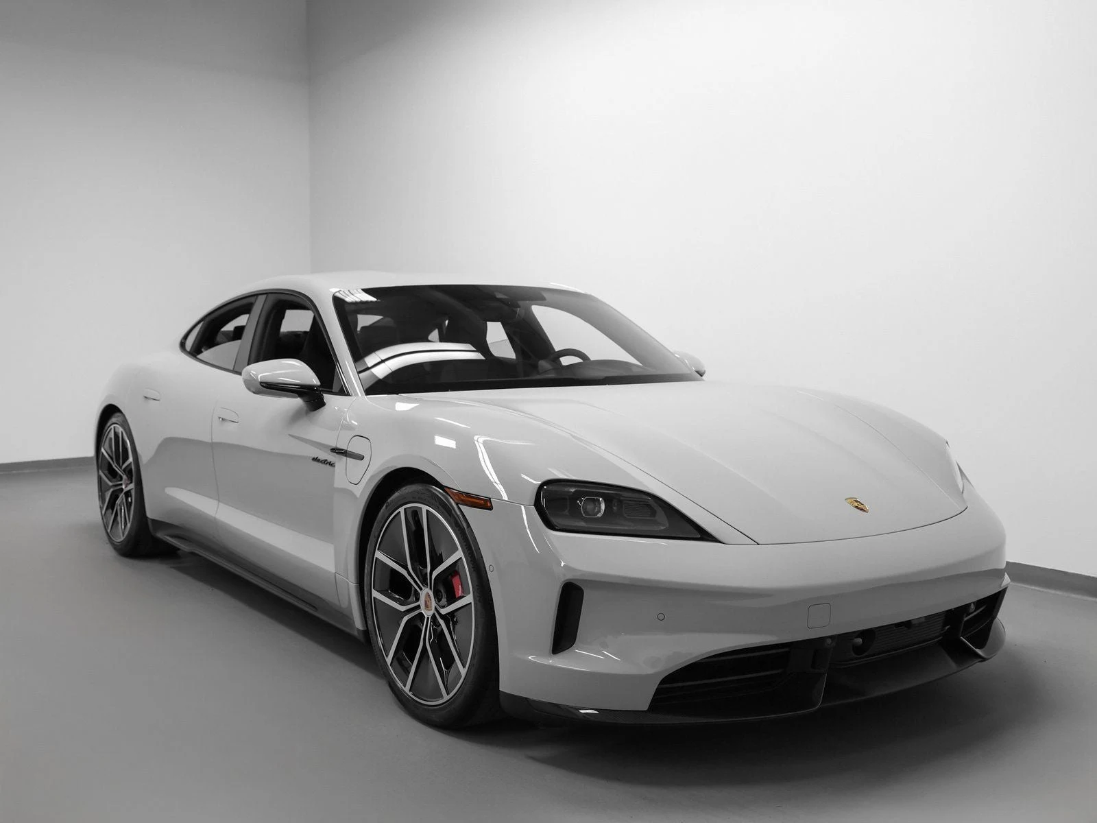 2026 Porsche Taycan GTS (2025 Update), 9/20