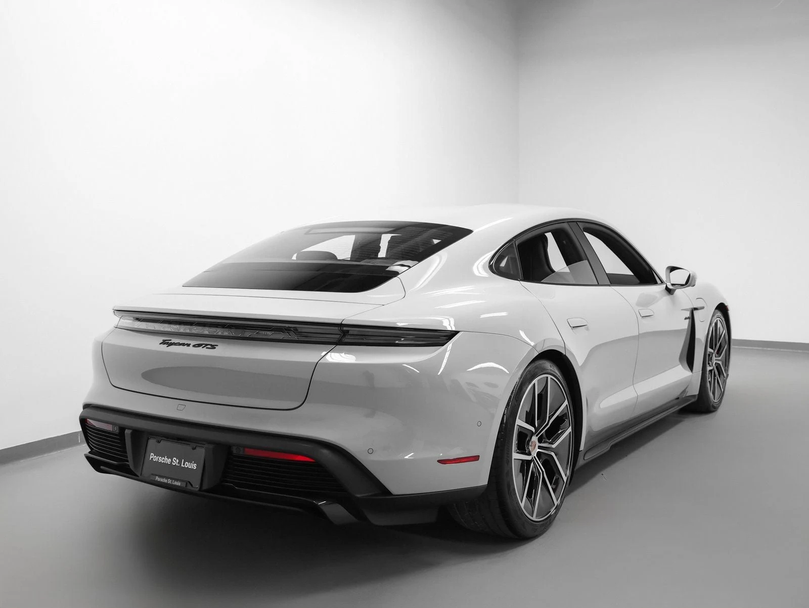 2026 Porsche Taycan GTS (2025 Update), 11/20