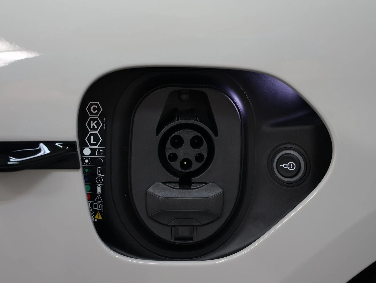 2026 Porsche Taycan GTS (2025 Update), 15/20