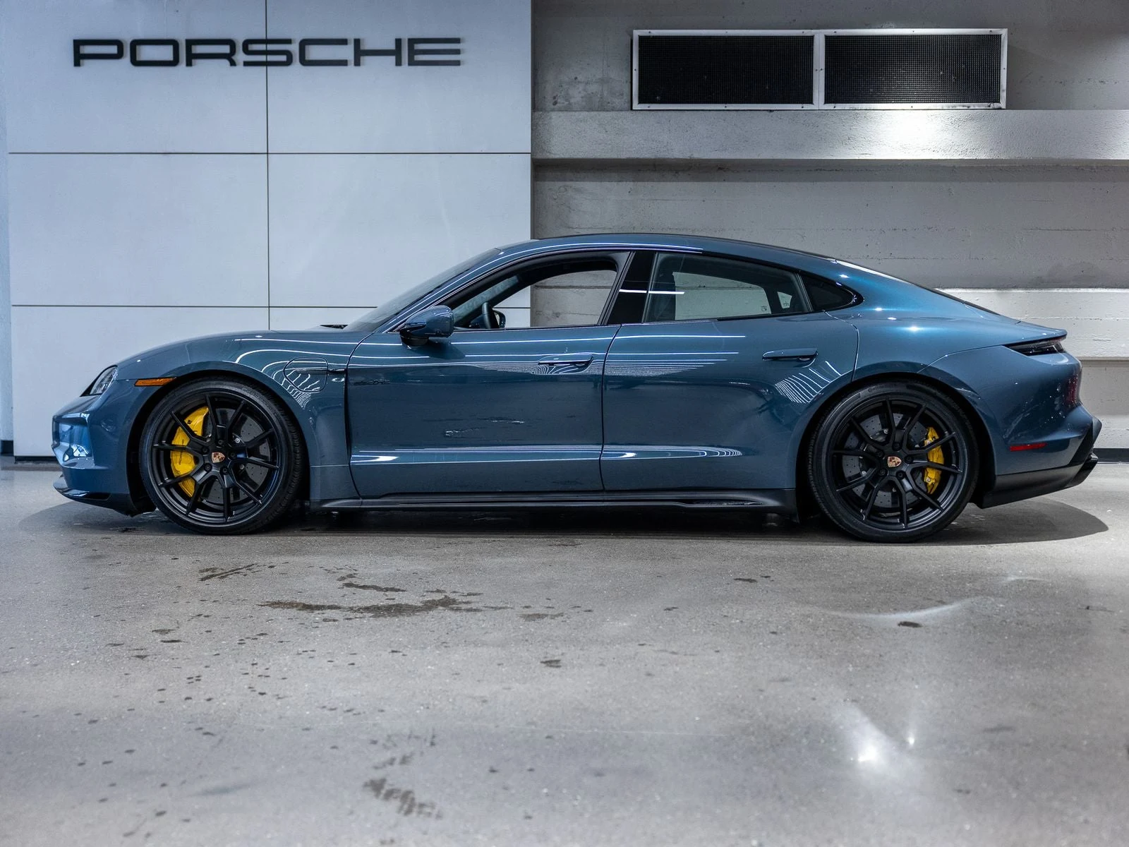 2026 Porsche Taycan GTS (2025 Update), 2/20
