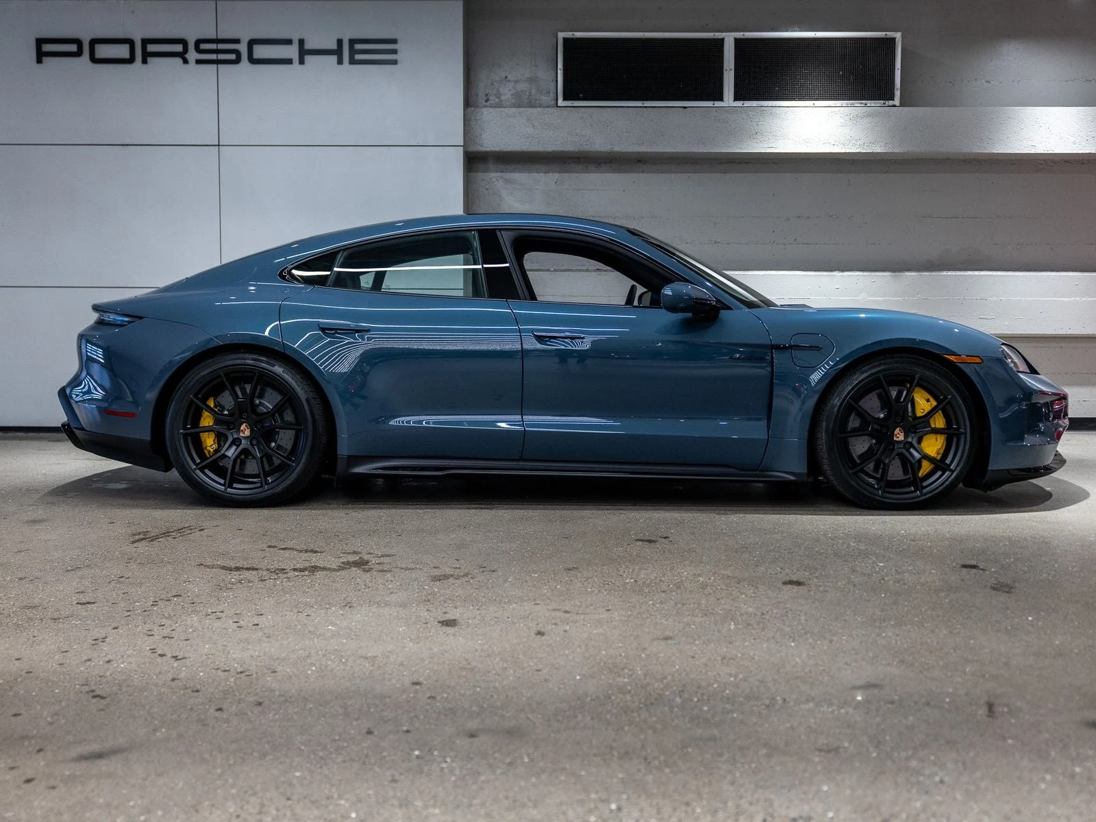 2026 Porsche Taycan GTS (2025 Update), 9/20