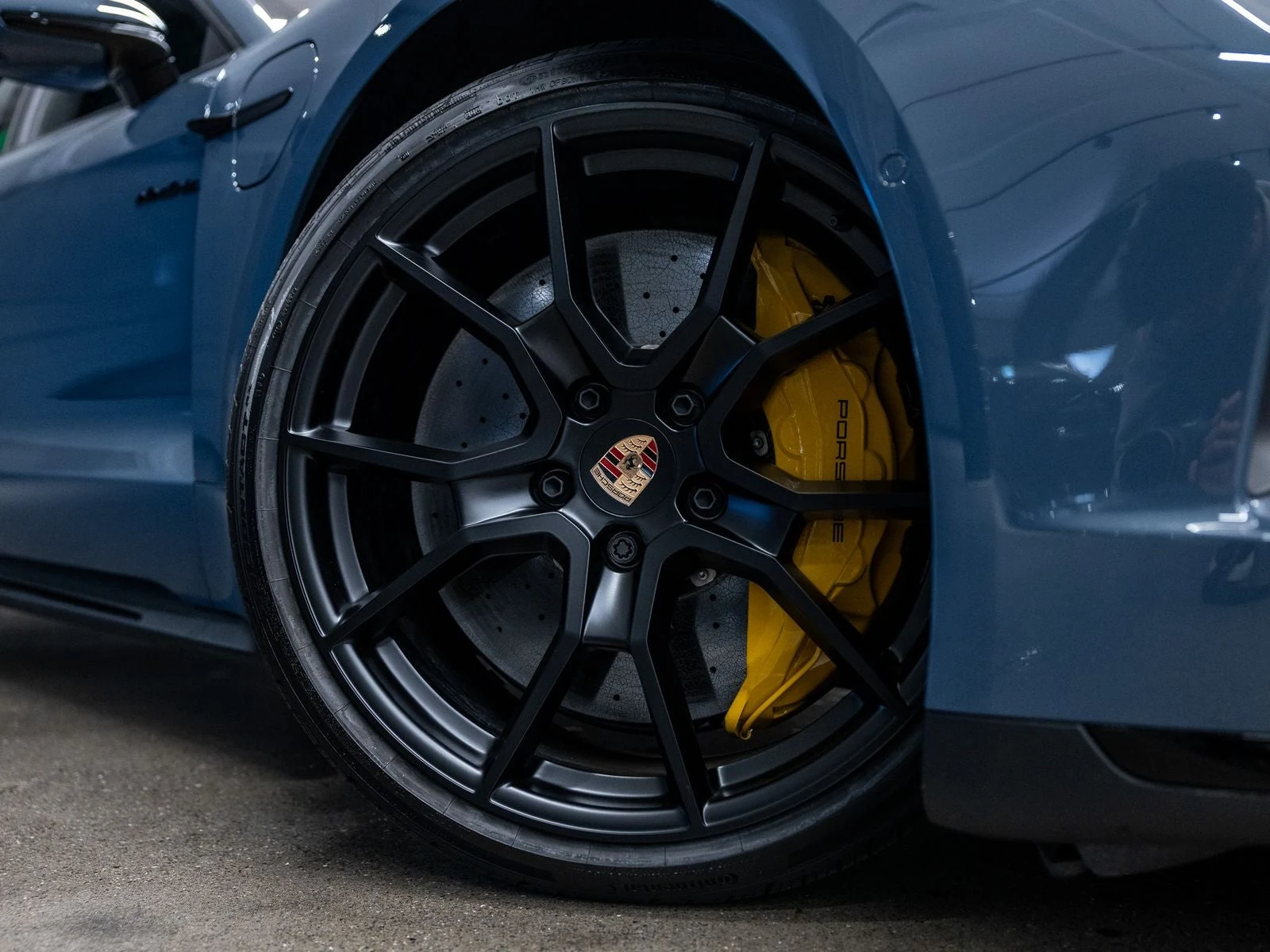 2026 Porsche Taycan GTS (2025 Update), 18/20
