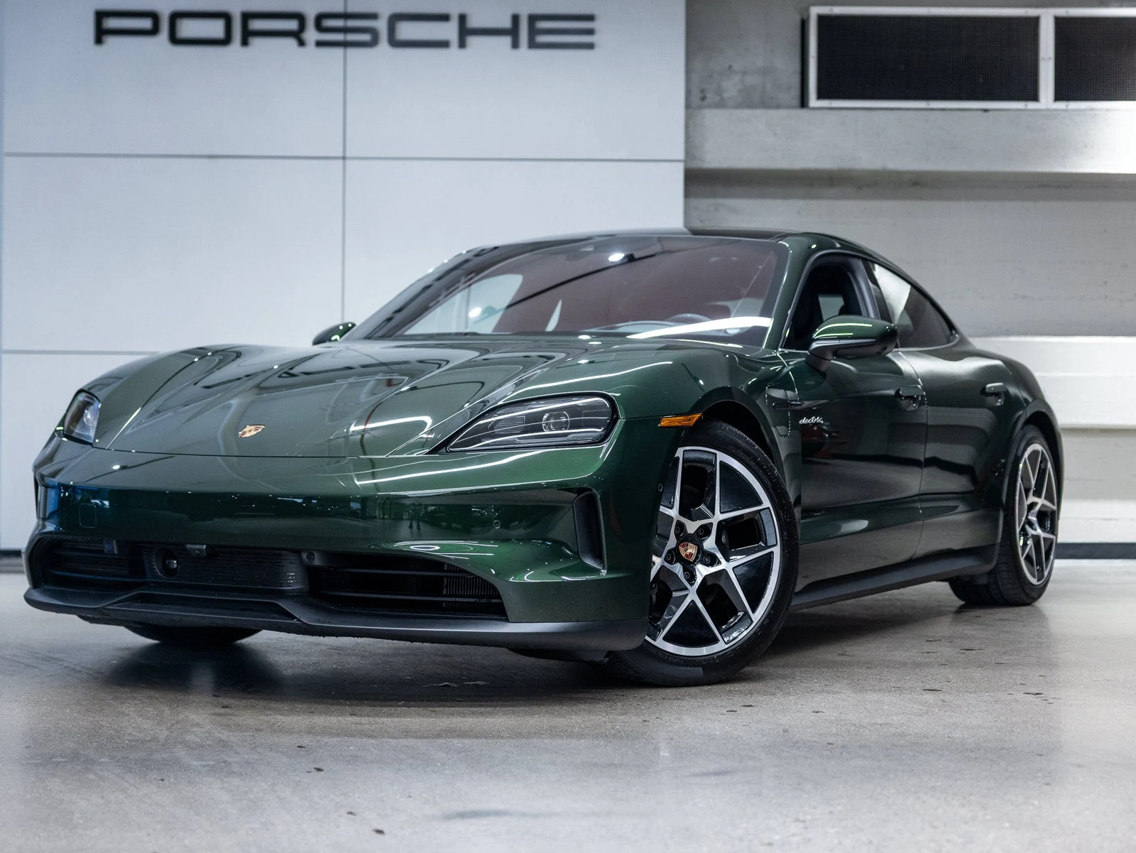 Porsche Taycan 4 Sedan (2025 Update) · Oak Green Metallic Neo · Indigo Auto Group