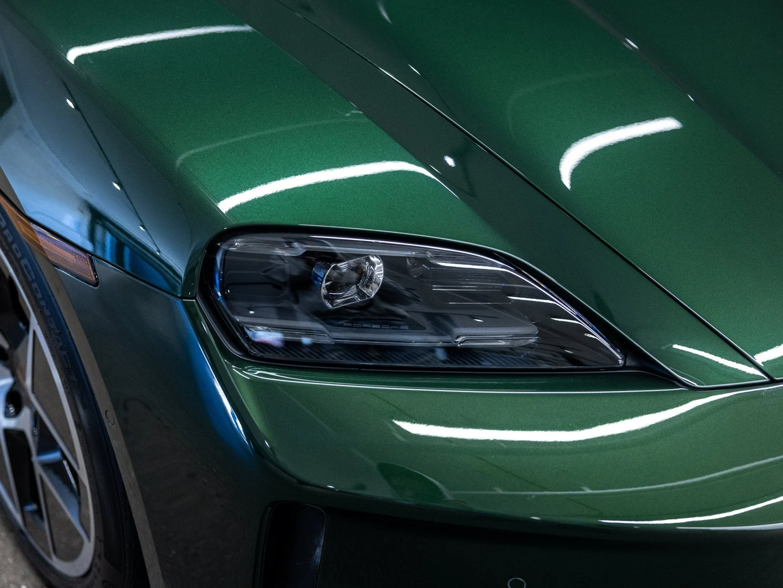 2026 Porsche Taycan 4 Sedan (2025 Update), 10/20