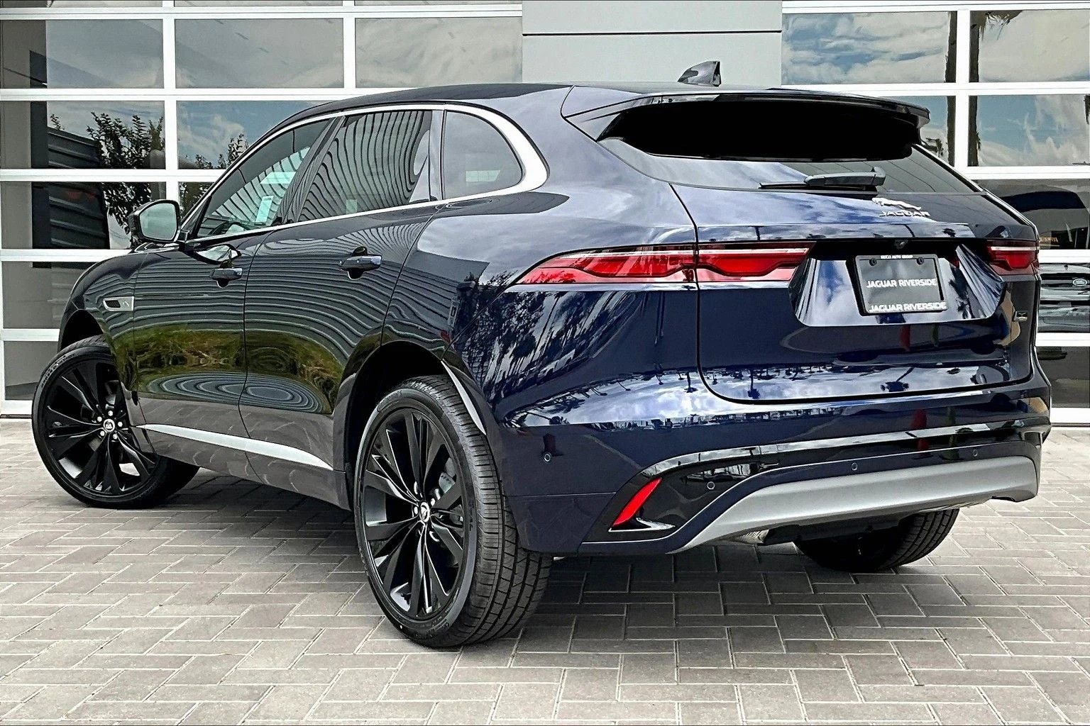 2026 Jaguar F-Pace P250 R-Dynamic S (X761), 3/13