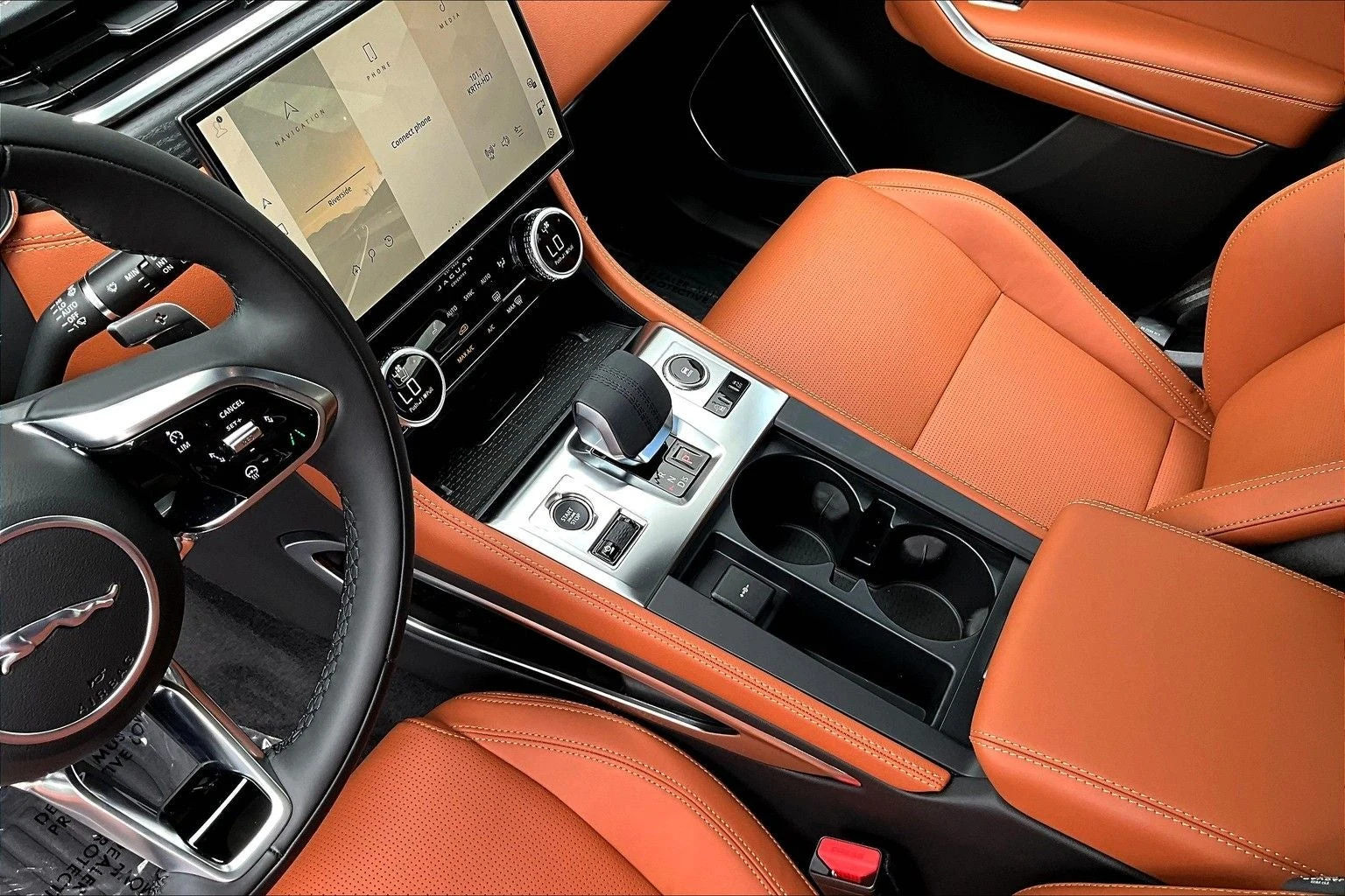 2026 Jaguar F-Pace P250 R-Dynamic S (X761), 8/13
