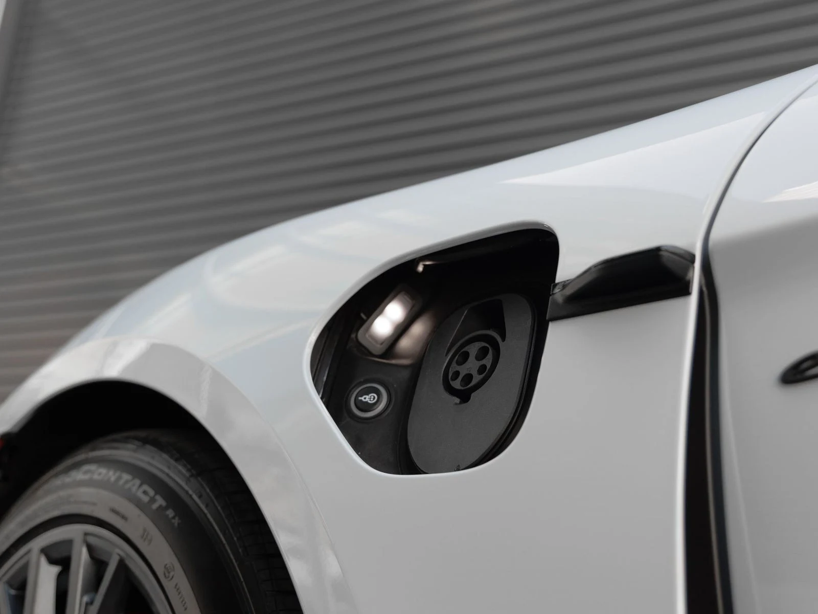 2026 Porsche Taycan GTS (2025 Update), 13/20