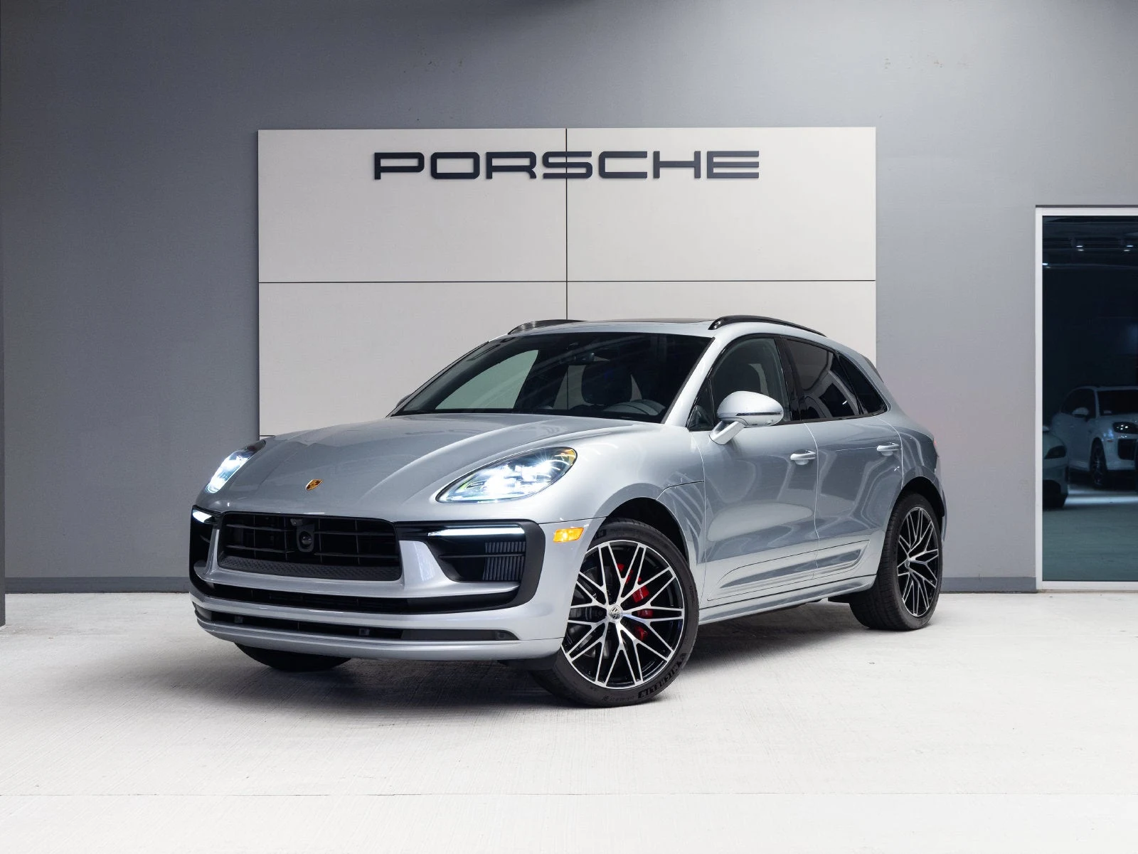 Porsche Macan S (95B) · Dolomite Silver Metallic · Indigo Auto Group