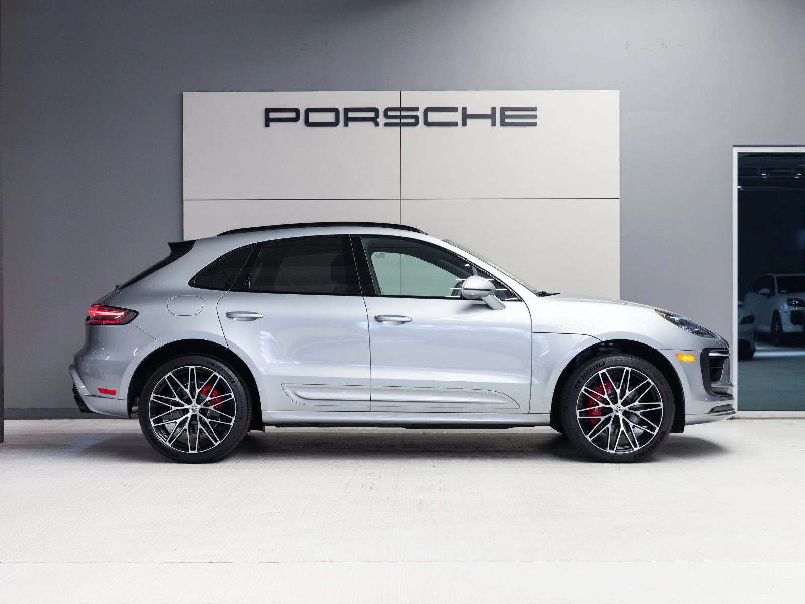 2026 Porsche Macan S (95B), 8/20