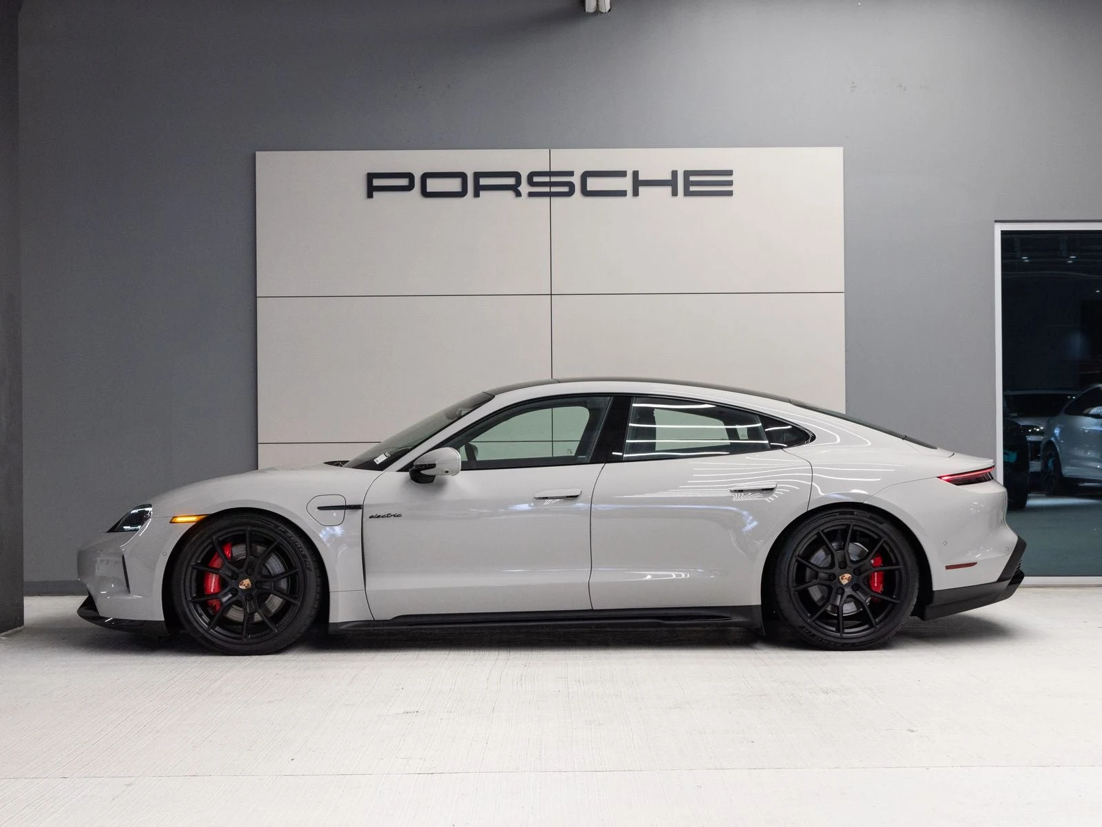 2026 Porsche Taycan GTS (2025 Update), 2/20
