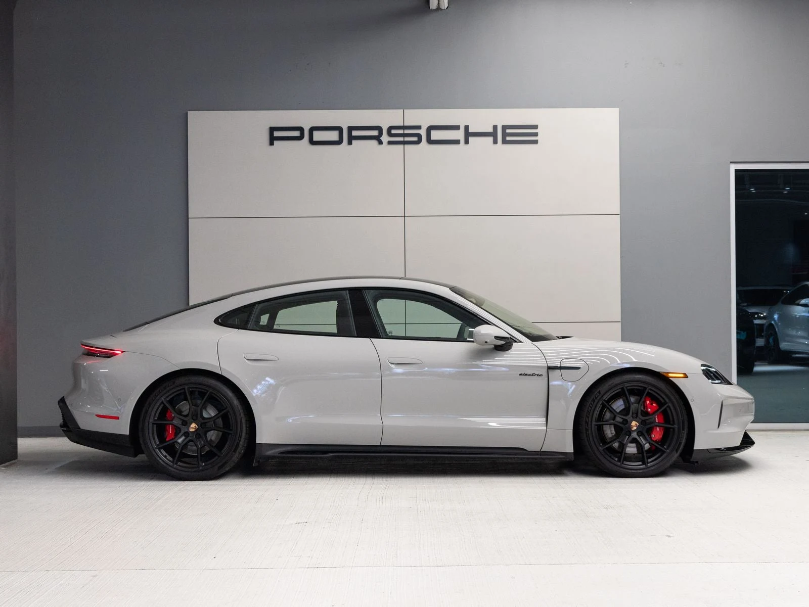 2026 Porsche Taycan GTS (2025 Update), 8/20