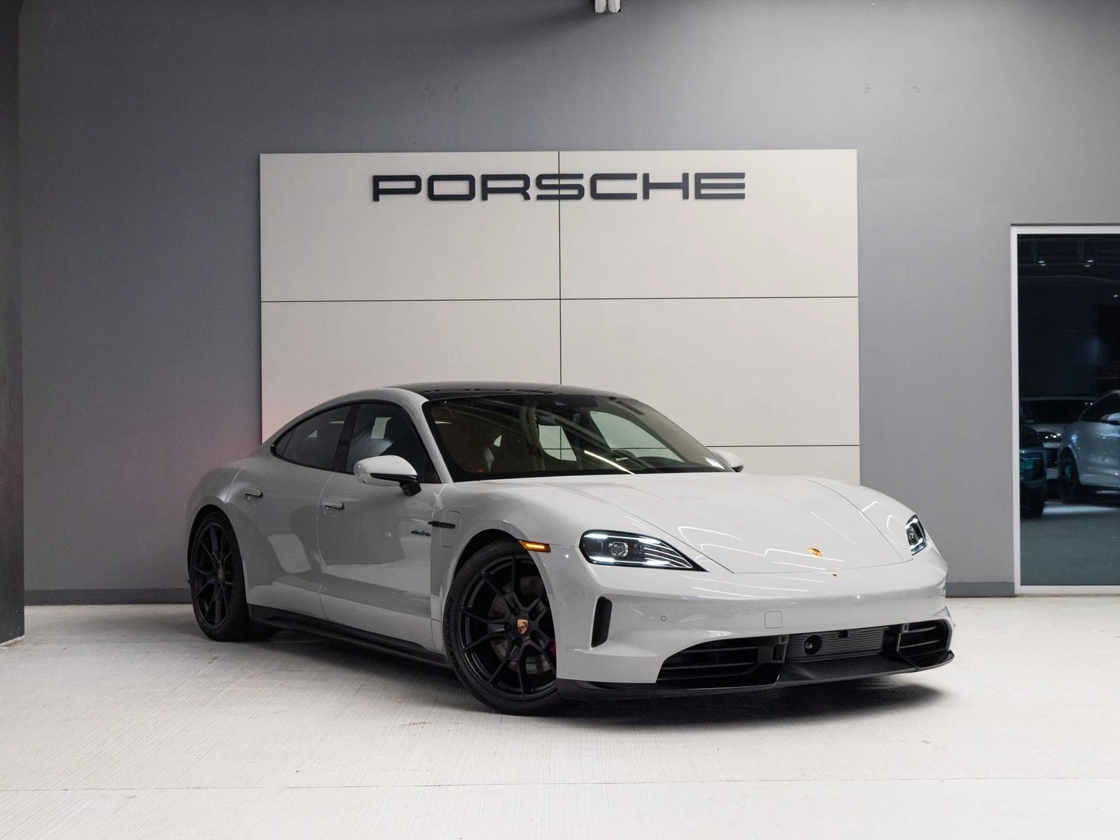 2026 Porsche Taycan GTS (2025 Update), 9/20