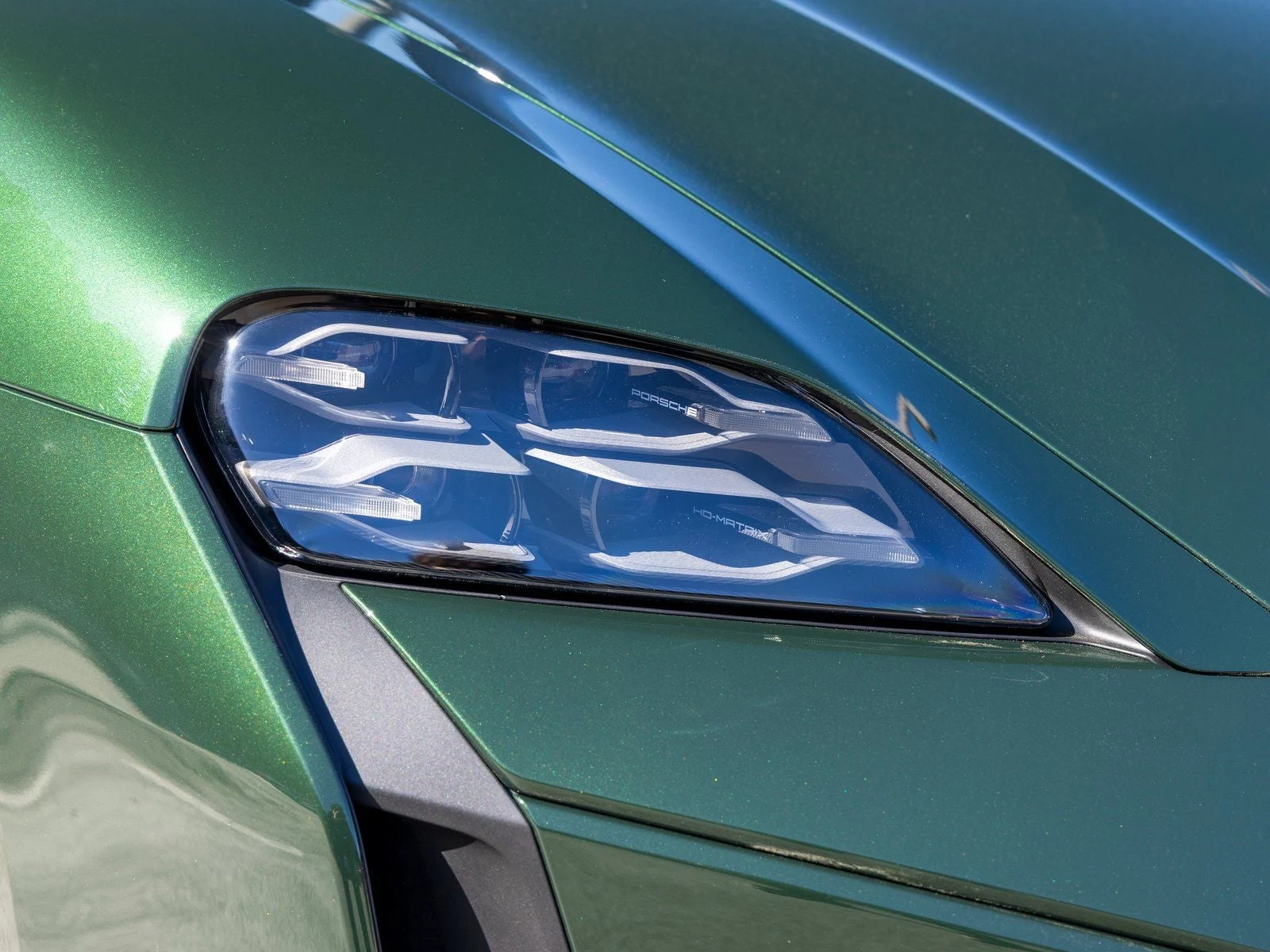 2026 Porsche Taycan Turbo (2025 Update), 15/20