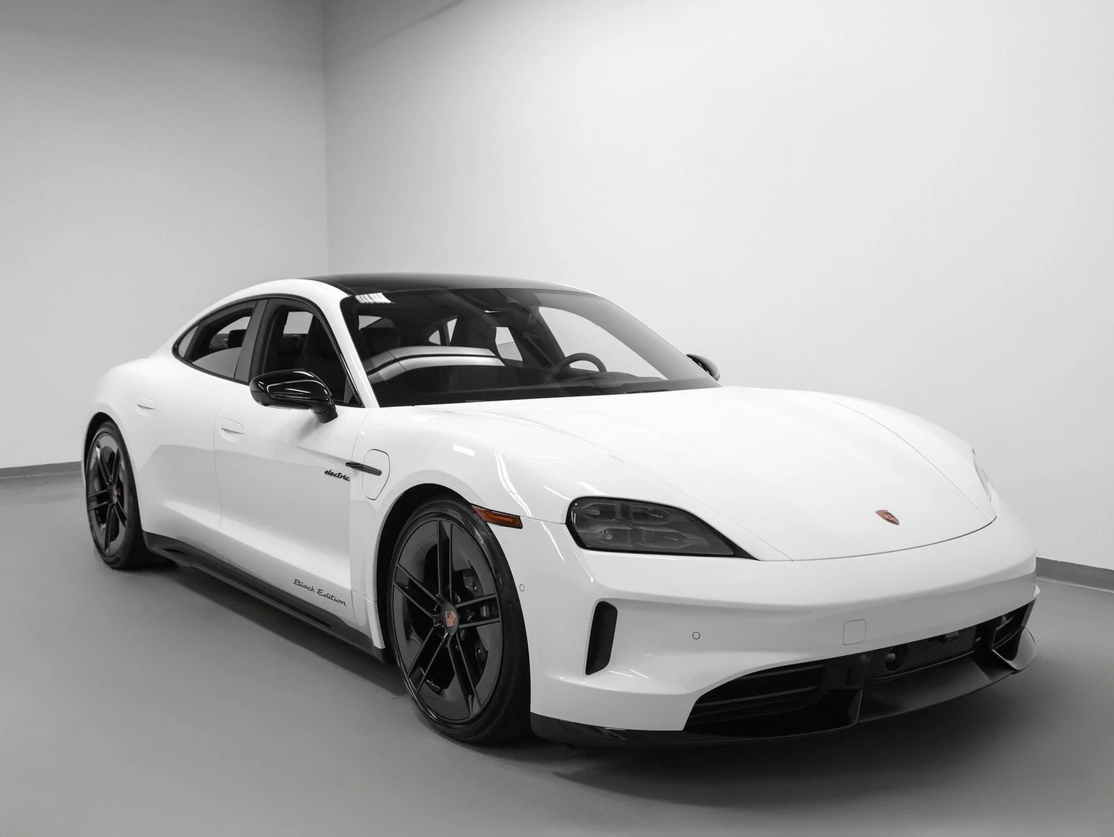 2026 Porsche Taycan 4 Black Edition (2025 Update), 9/20