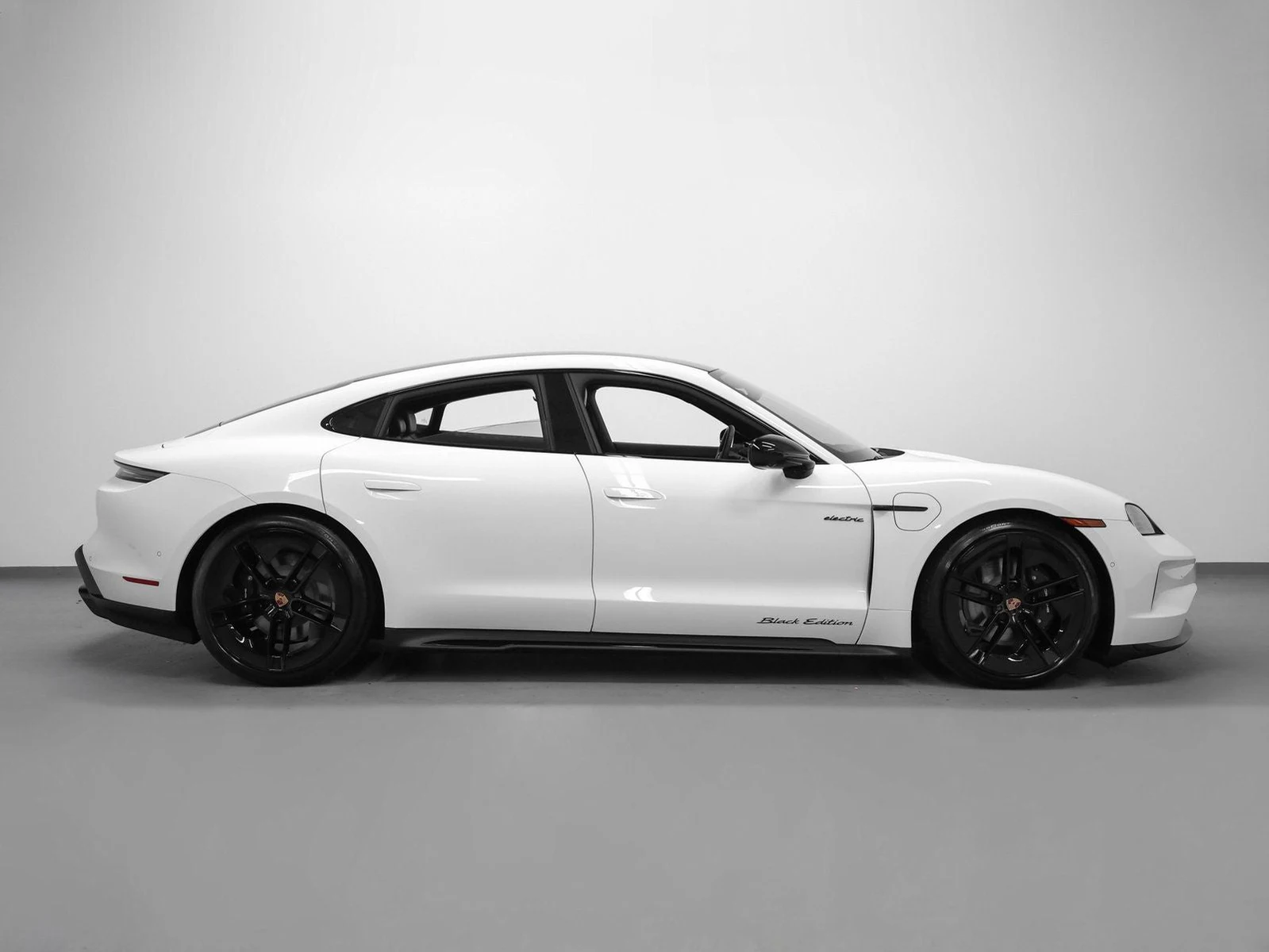 2026 Porsche Taycan 4 Black Edition (2025 Update), 12/20
