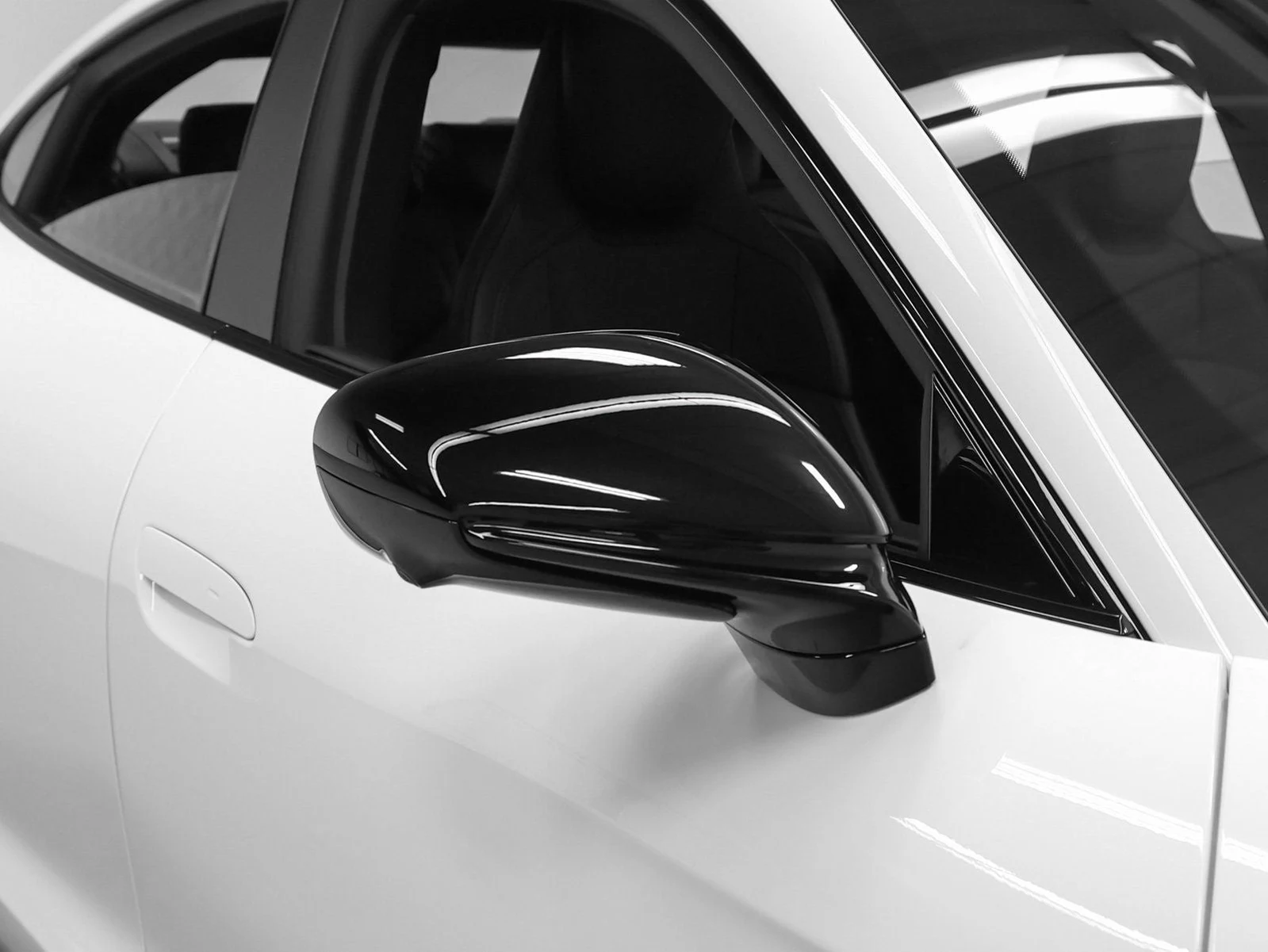 2026 Porsche Taycan 4 Black Edition (2025 Update), 13/20