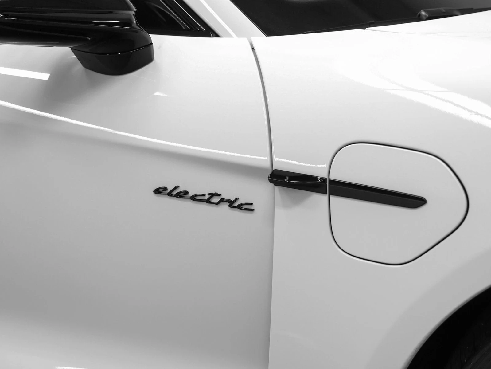 2026 Porsche Taycan 4 Black Edition (2025 Update), 14/20