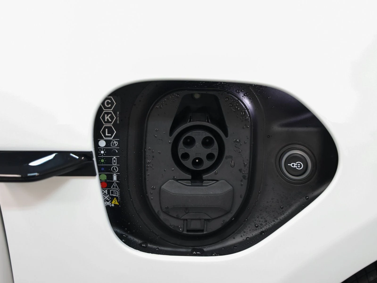 2026 Porsche Taycan 4 Black Edition (2025 Update), 15/20