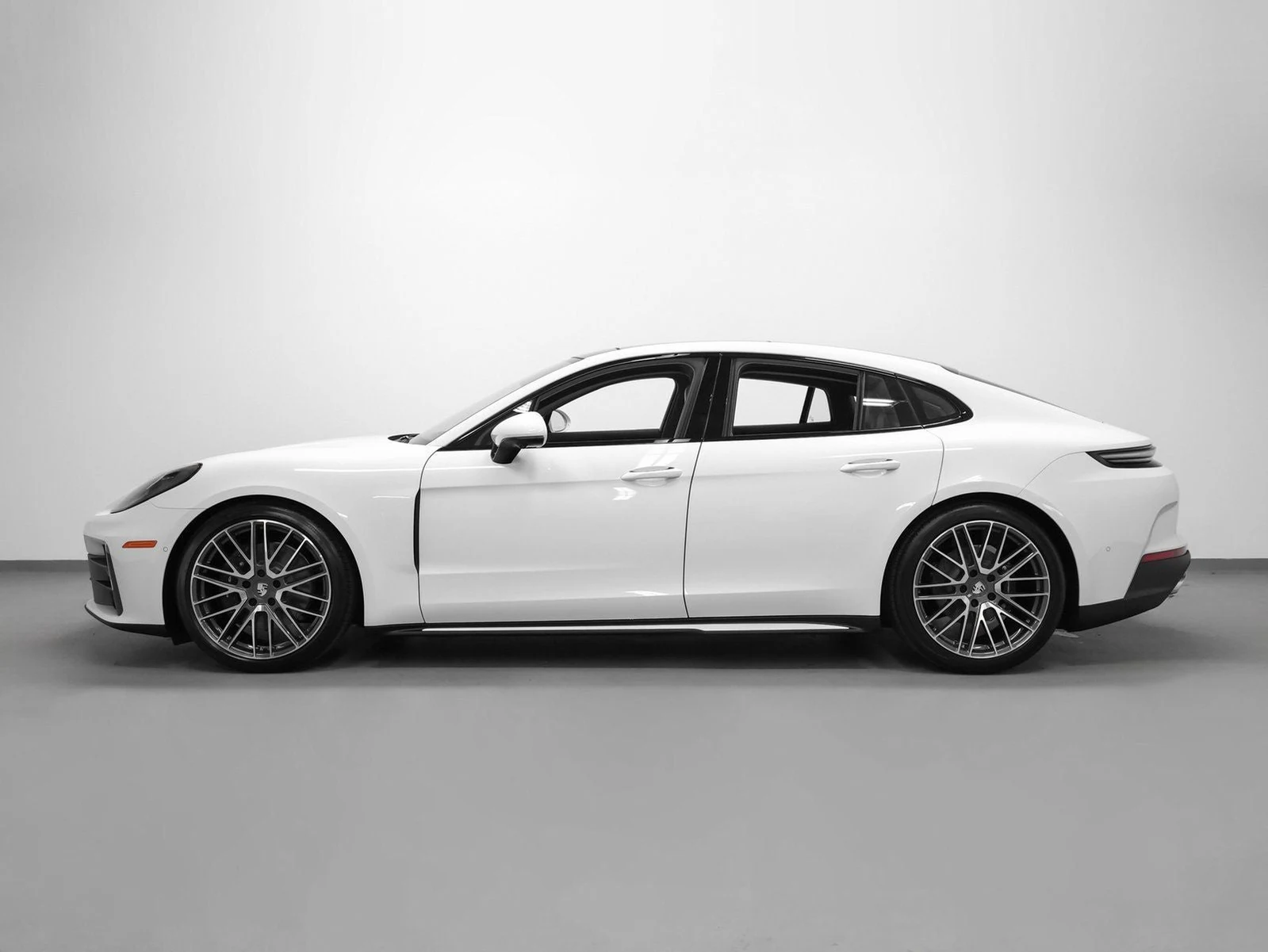 2026 Porsche Panamera 4 (976), 2/20