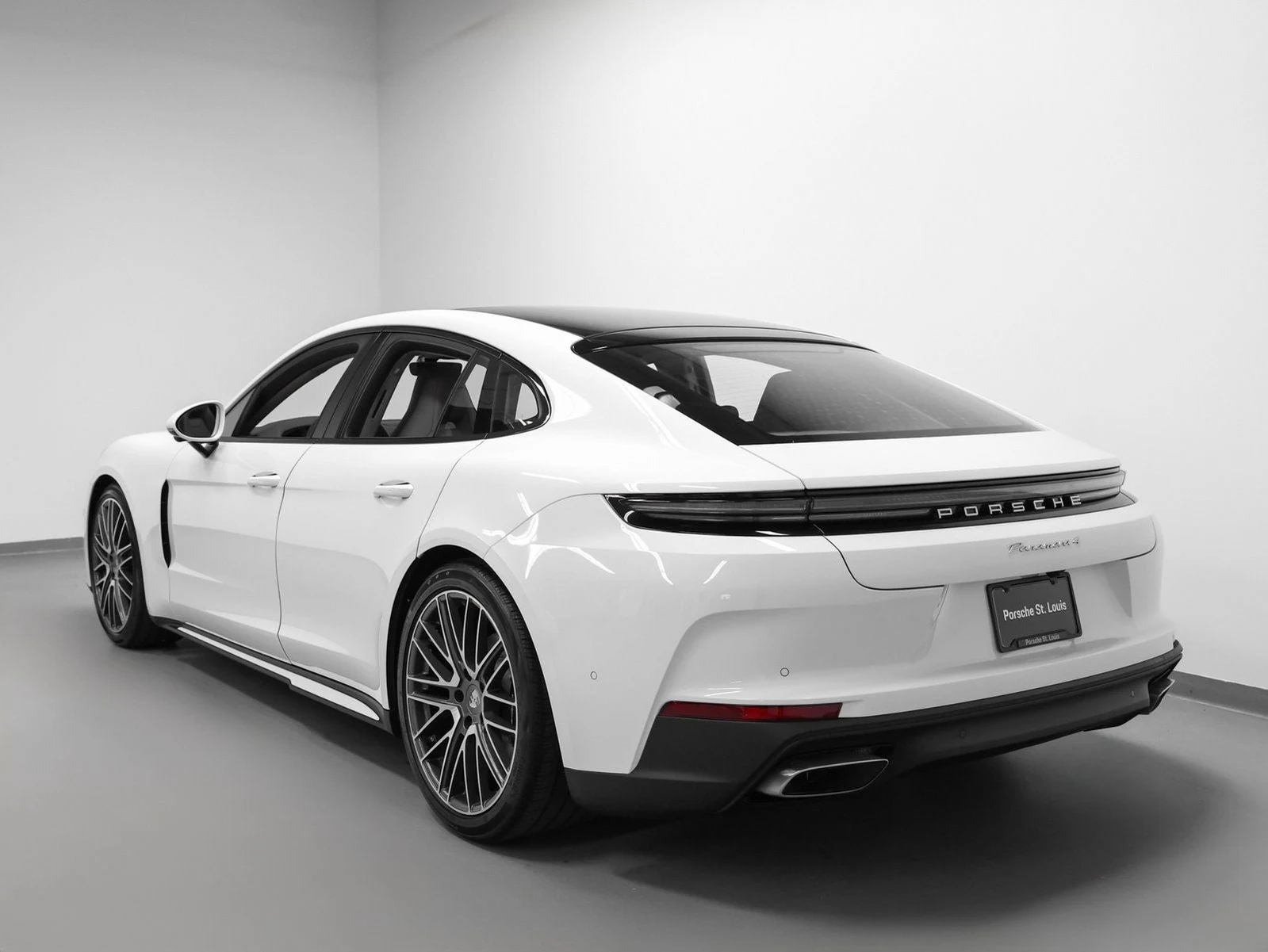 2026 Porsche Panamera 4 (976), 3/20