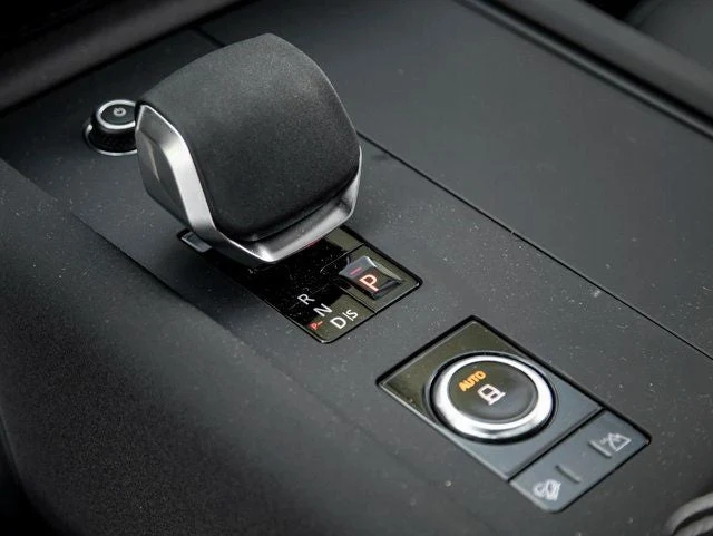 2026 Land Rover Discovery Tempest (L462), 19/20