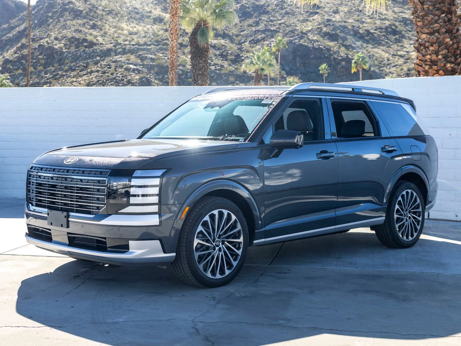 Hyundai Palisade Calligraphy (LX3) · Ecotronic Gray Pearl · Indigo Auto Group
