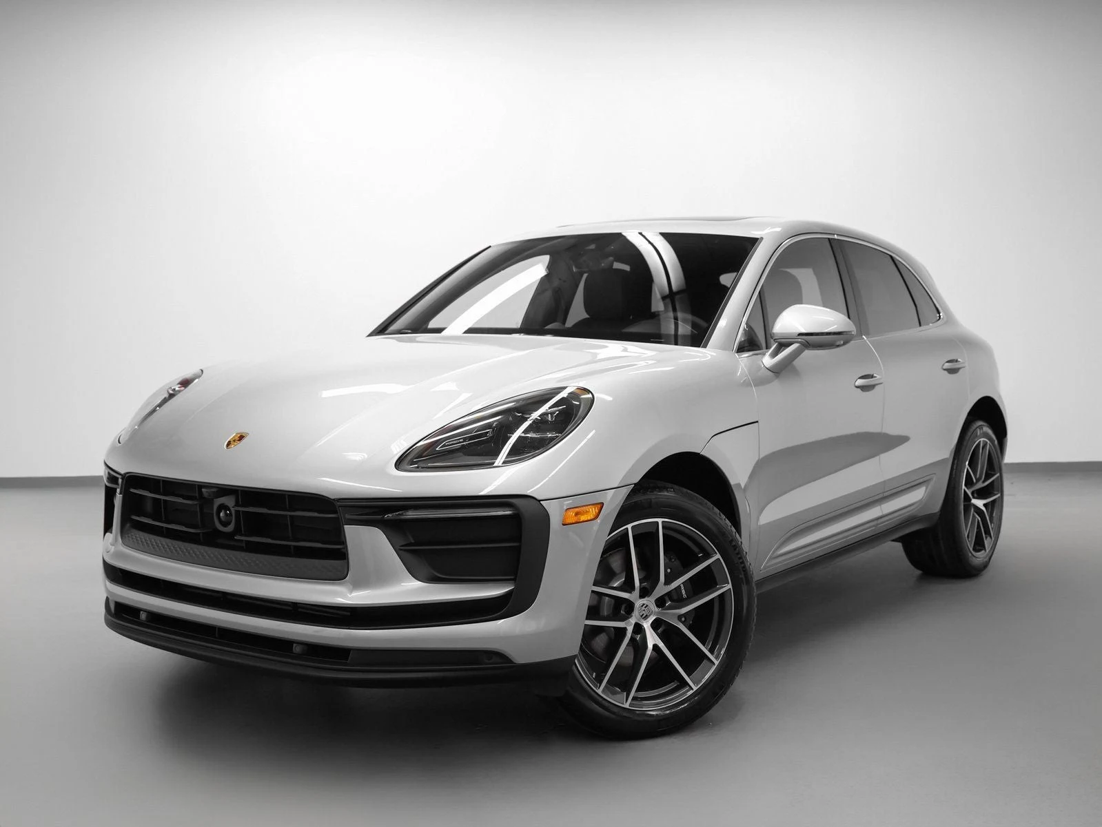 Porsche Macan (95B) · Dolomite Silver Metallic · Indigo Auto Group