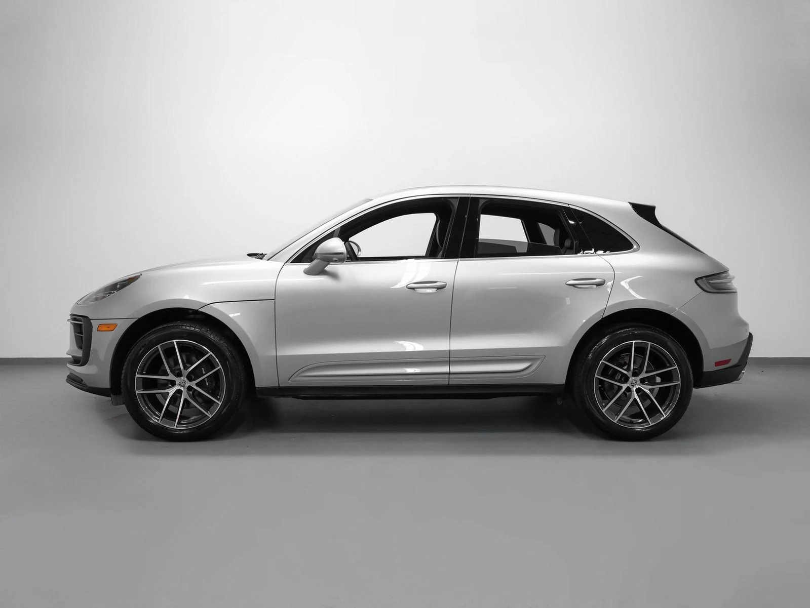 2026 Porsche Macan (95B), 2/20