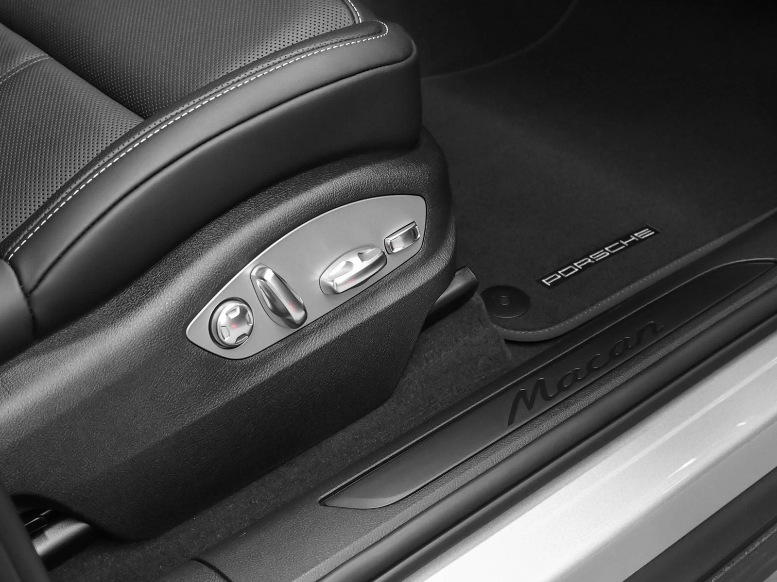 2026 Porsche Macan (95B), 18/20